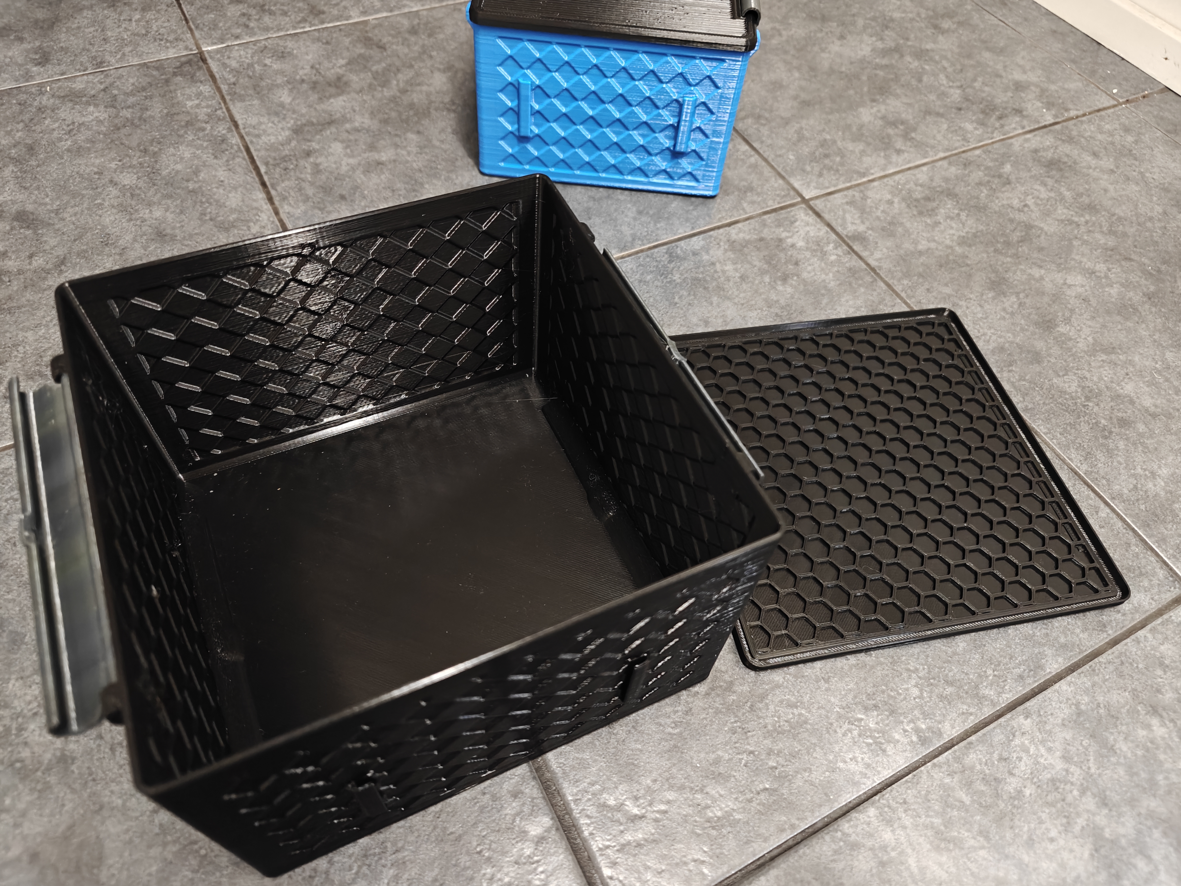 Miniatura 3 do modelo 3D Stackable box with lid V2