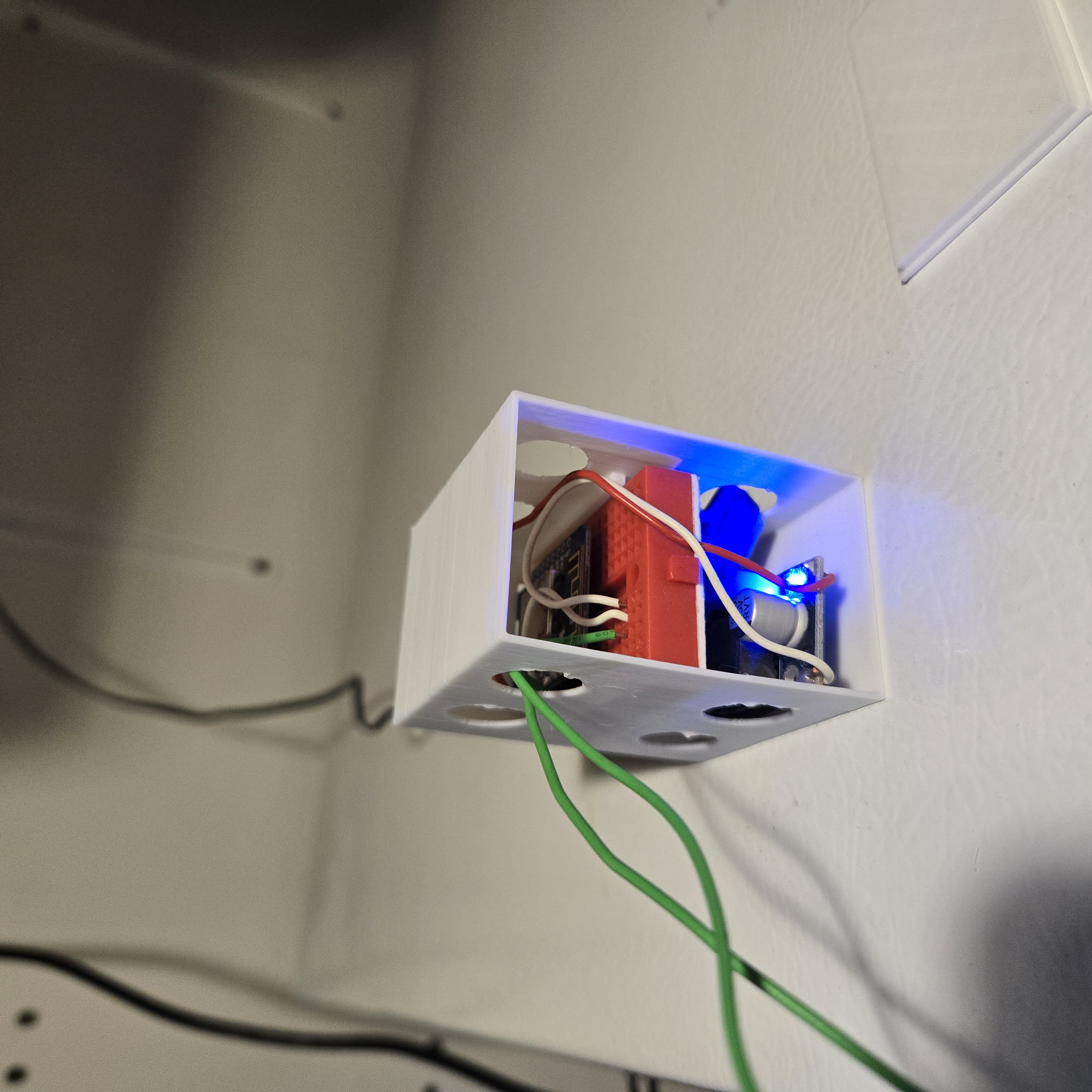Freezer Door Alarm System Using MQTT and ESP8266