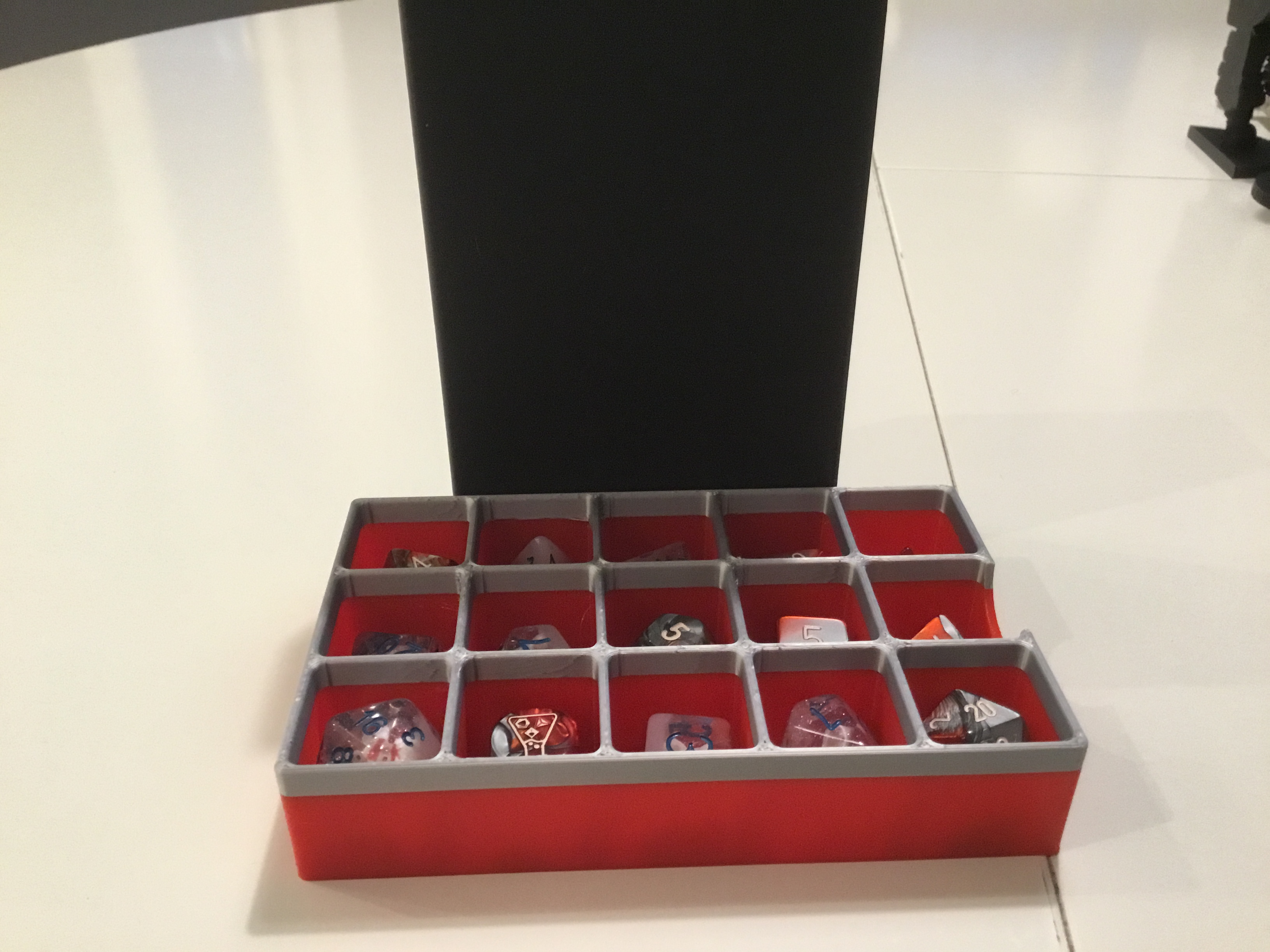 Miniatura 2 do modelo 3D DND Dice Box