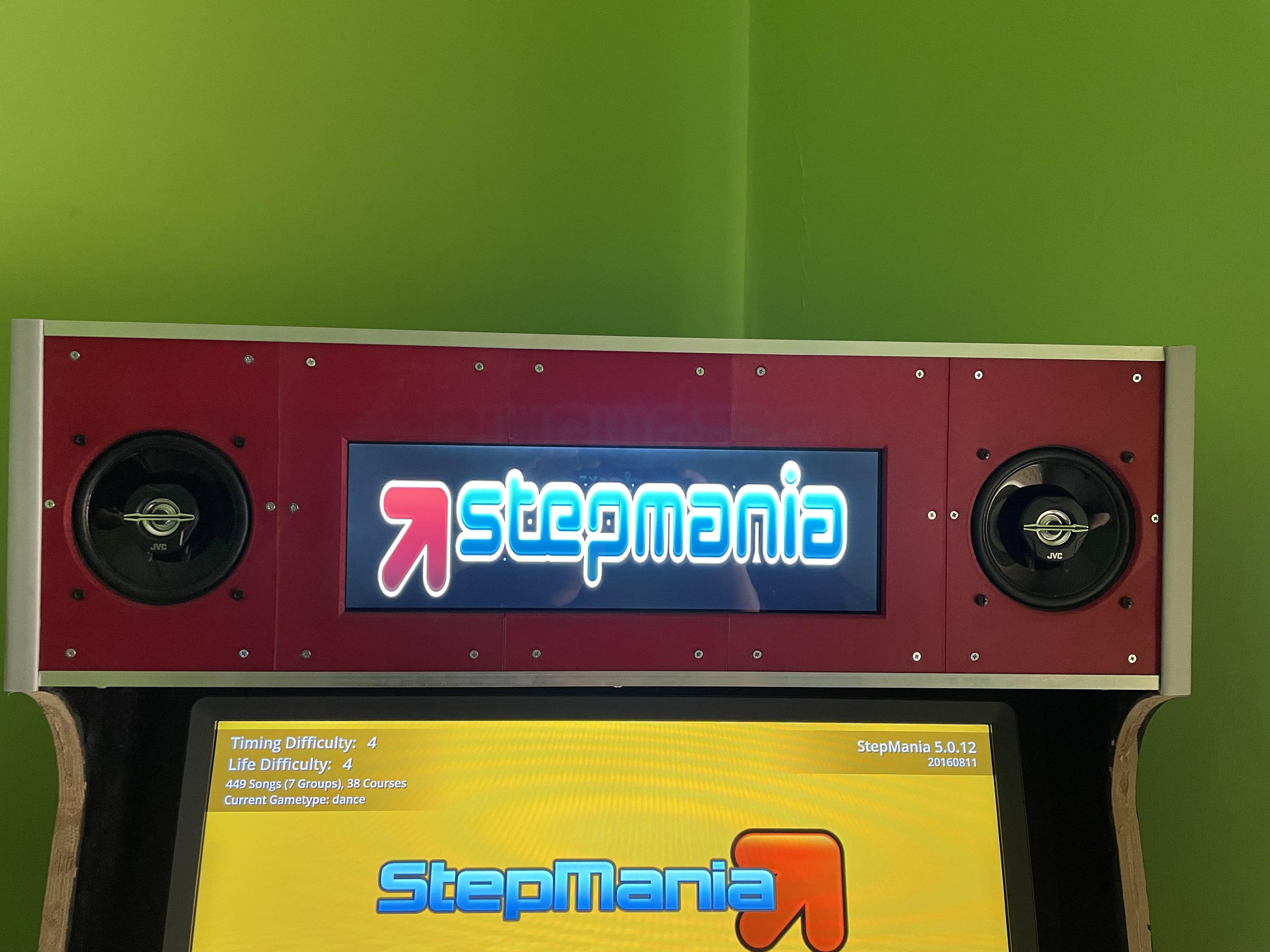 cover arcade machine and virtual pinball machine