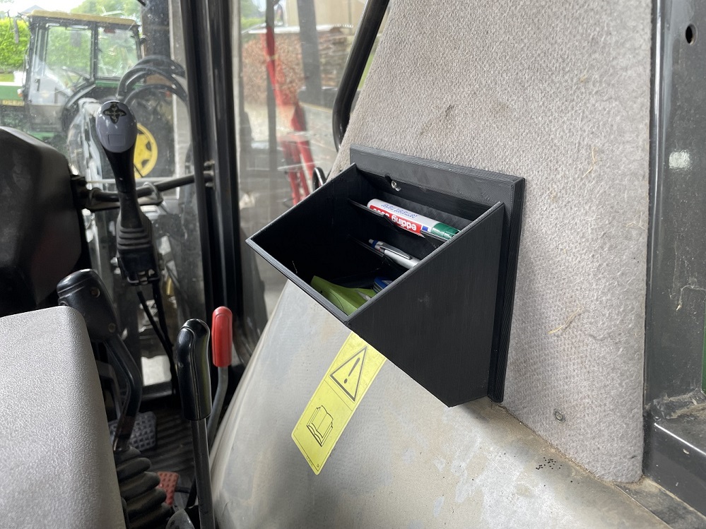Tray for John Deere 3000 Series / Renault Ceres Tractors
