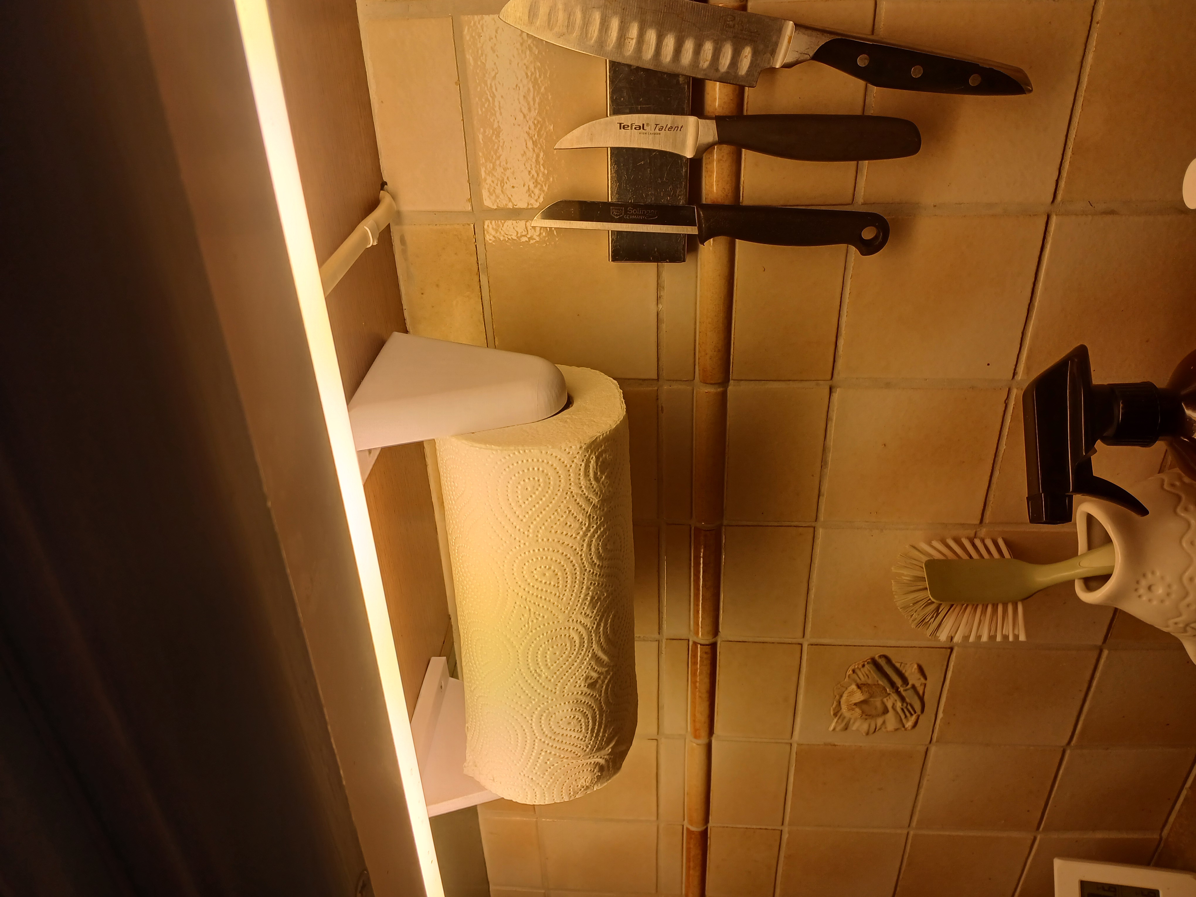 paper towel holder