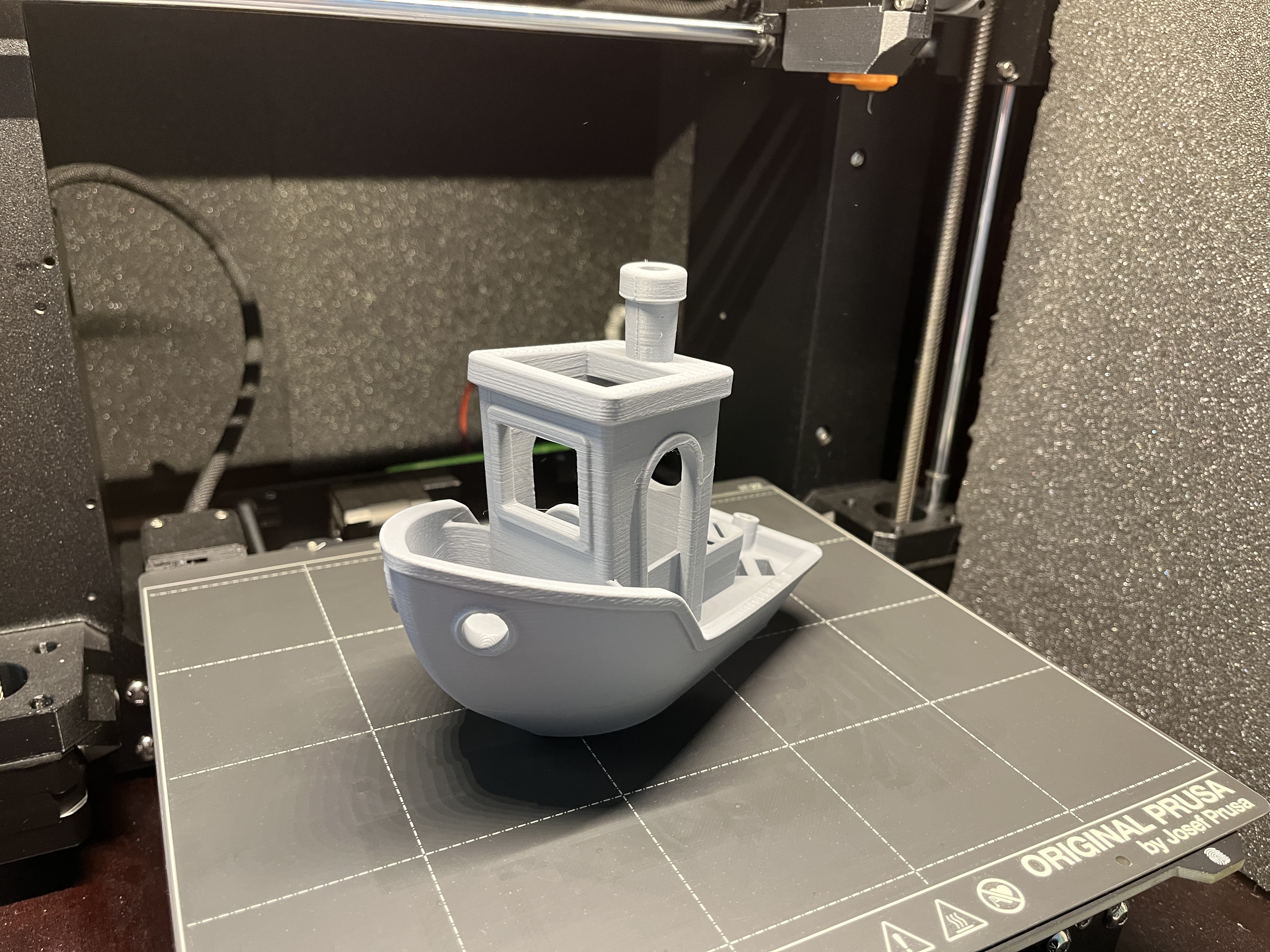Benchy desktop organizer