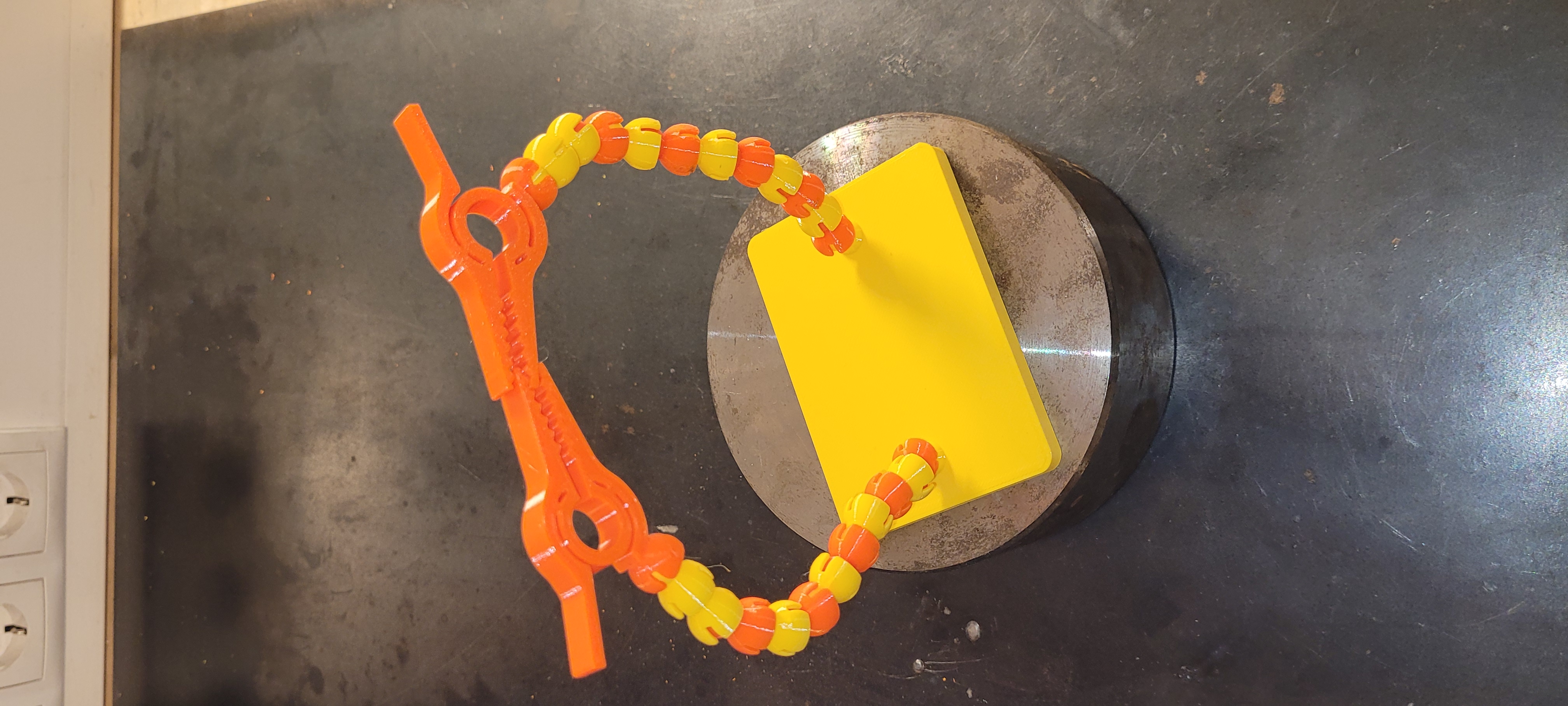 magnetic base for Third hand