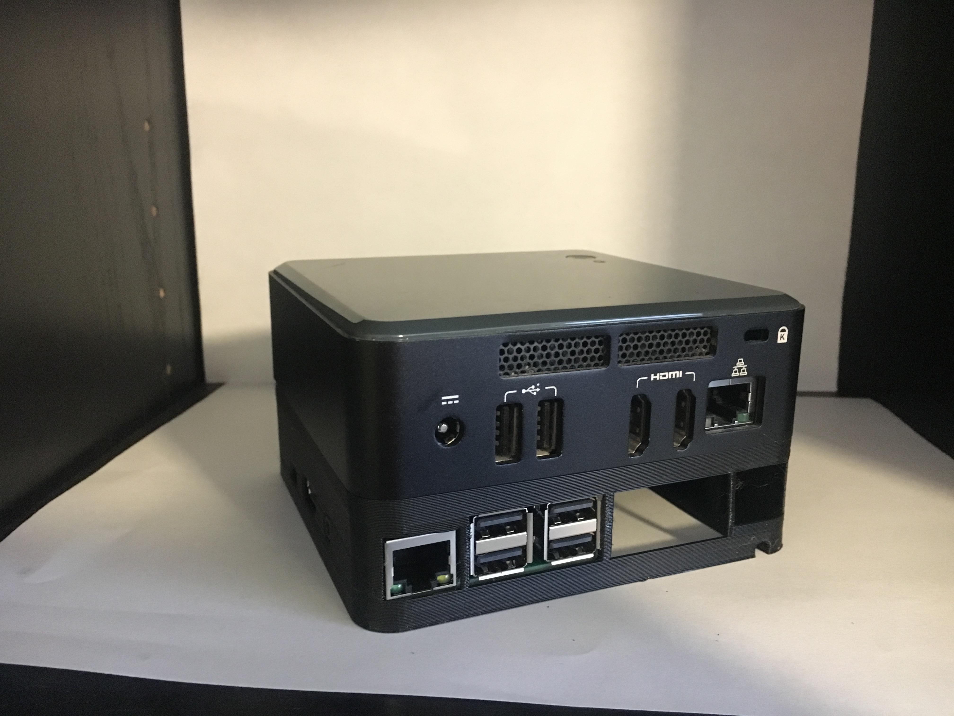 Miniatura 4 do modelo 3D Intel Nuc Raspberry Pi Case