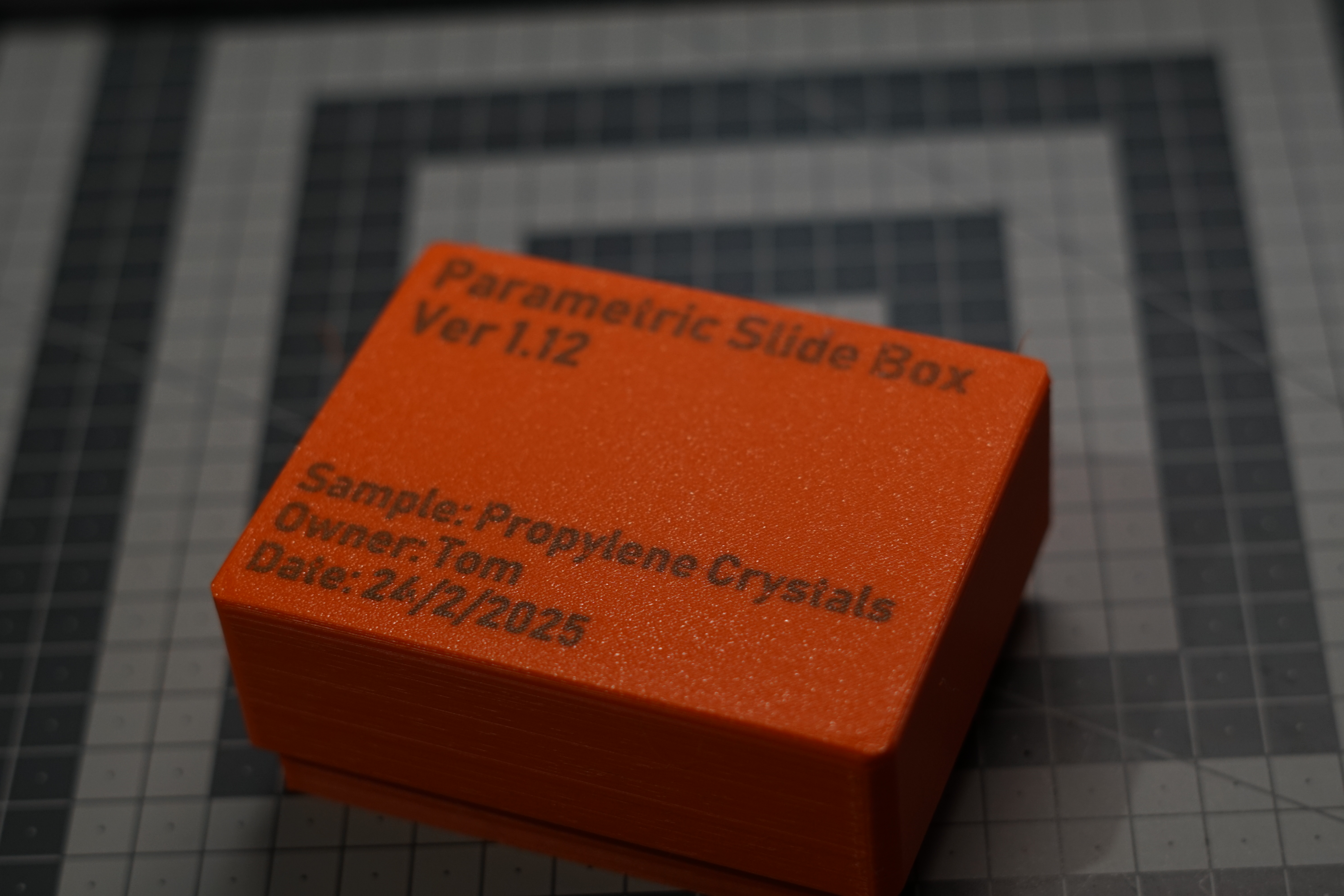 Miniatura 4 do modelo 3D Parametric Microscope Slide Box