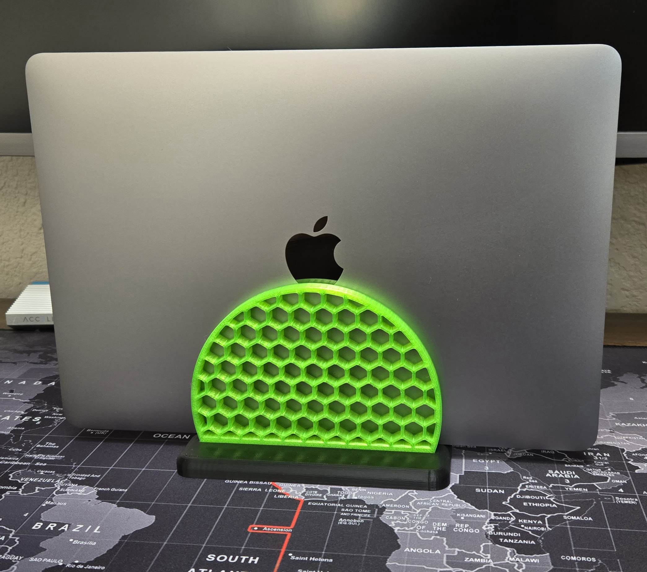 Macbook Pro Vertical Stand