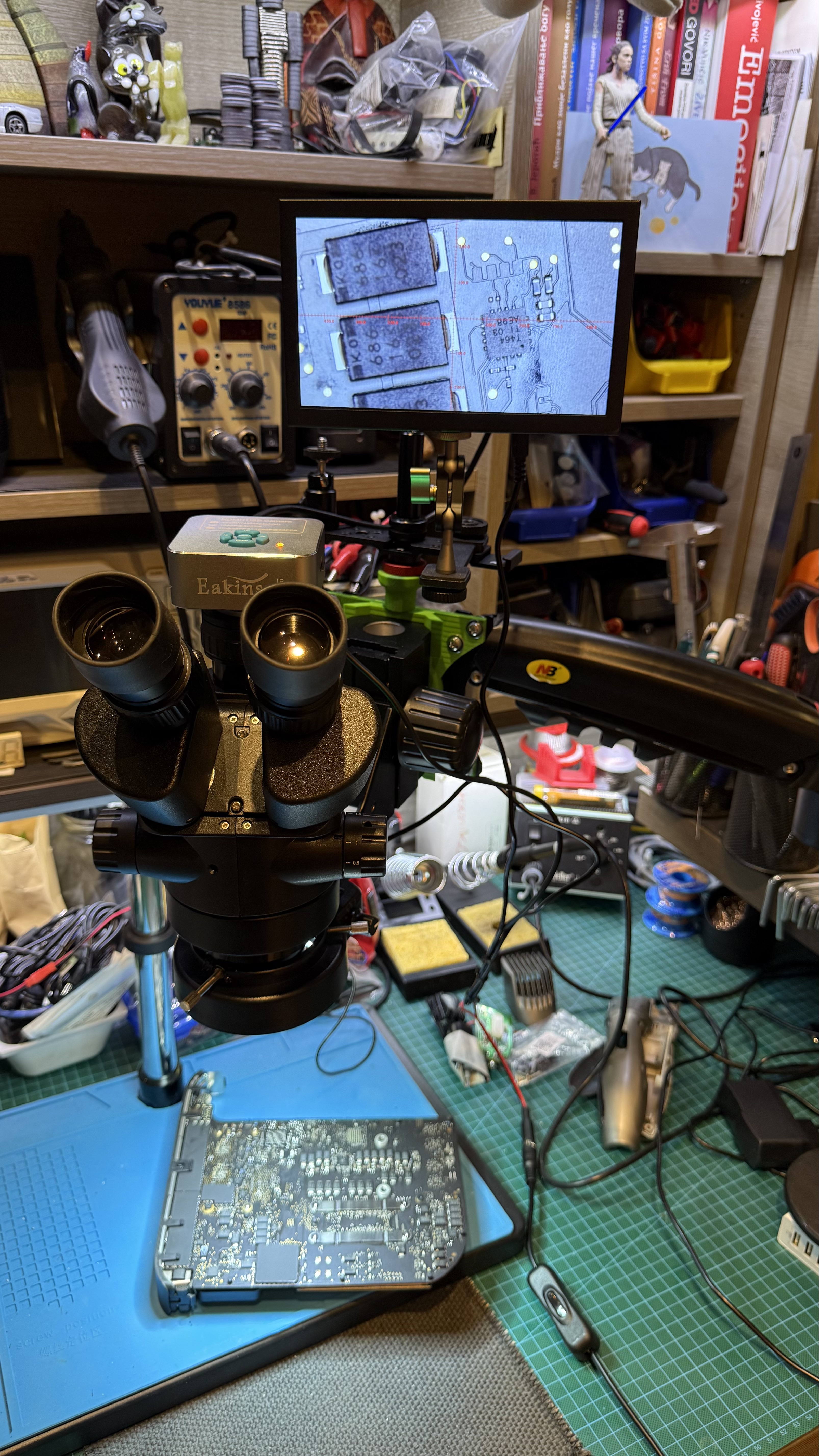 Amscope / Eakins Microscope VESA/monitor Mount with LCD mount via Camera Cold Shoe adapter