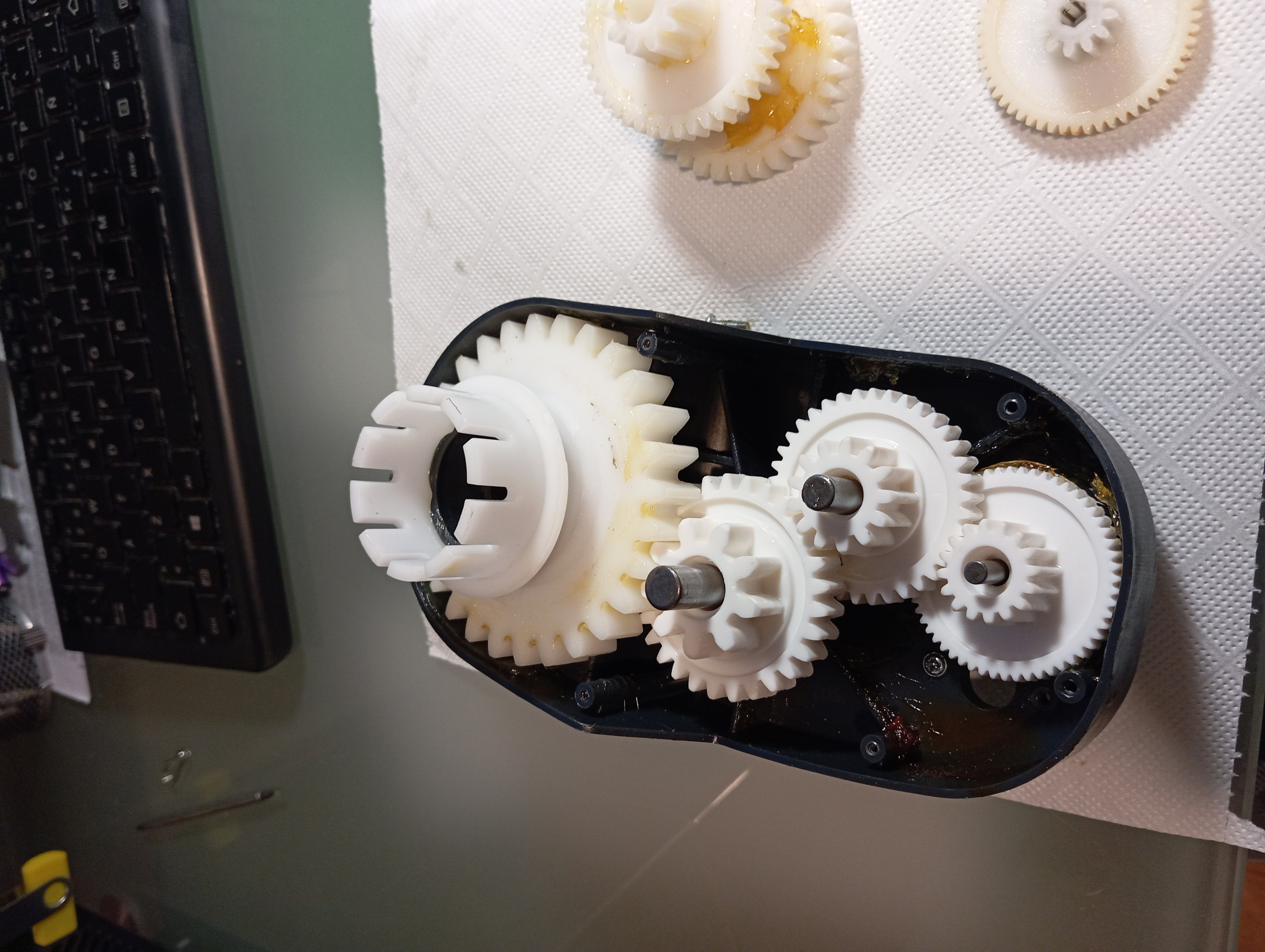 Custom gearbox for 24 V ryde on car