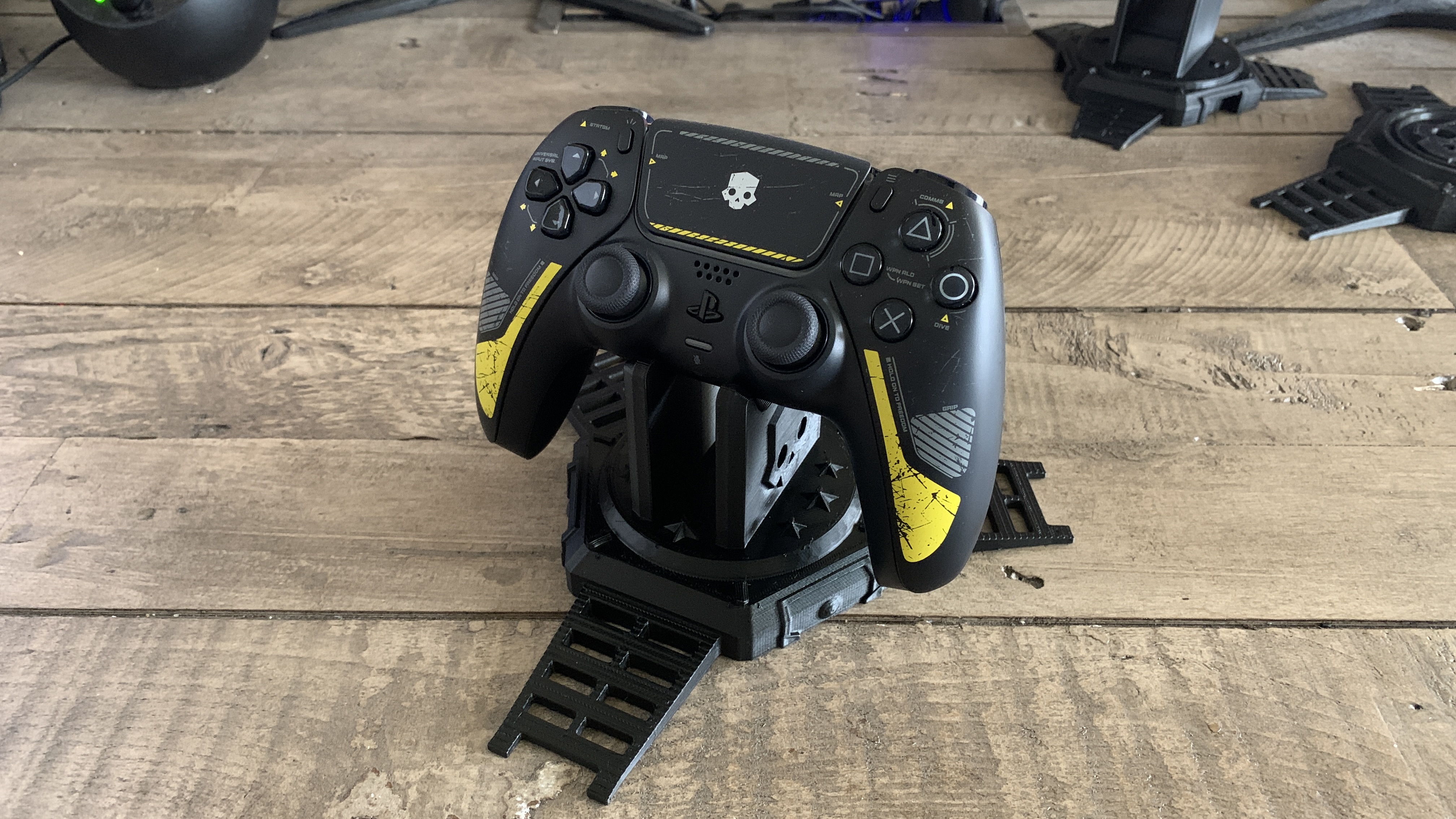V2 - Helldivers 2 Themed Controller stand