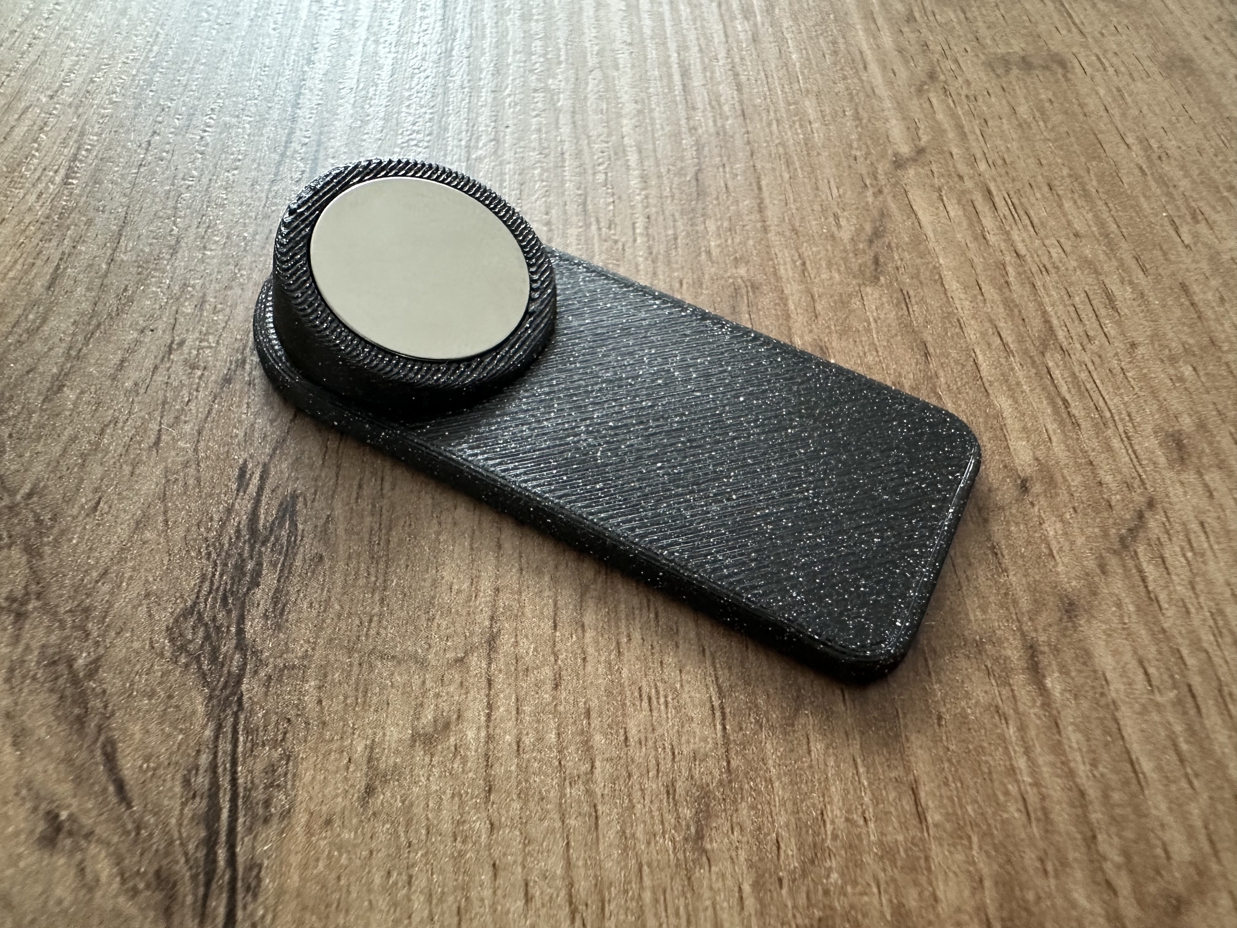 Minimalistic stand for FENIX headlamp/flashlights with magnet