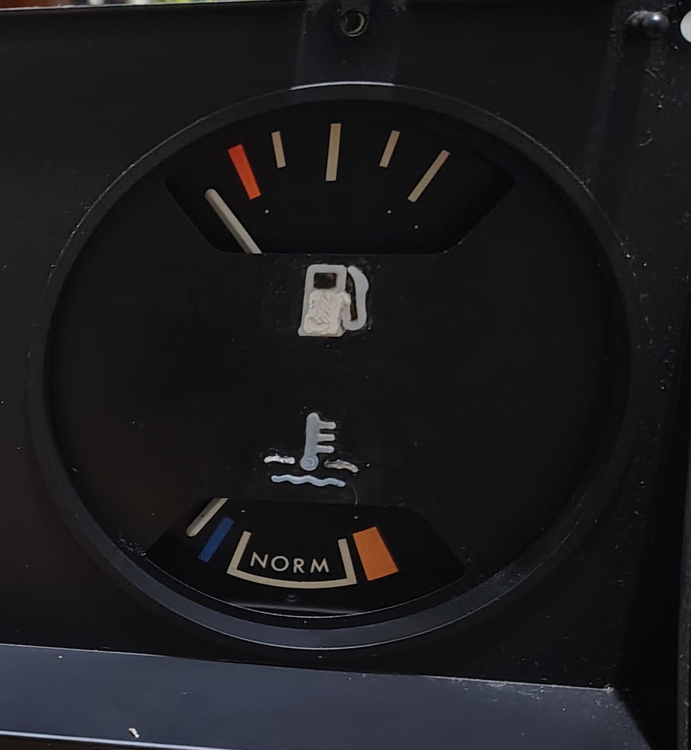 3D Stickers for Fuel and Water Temperature Symbols - Ford Transit MK3