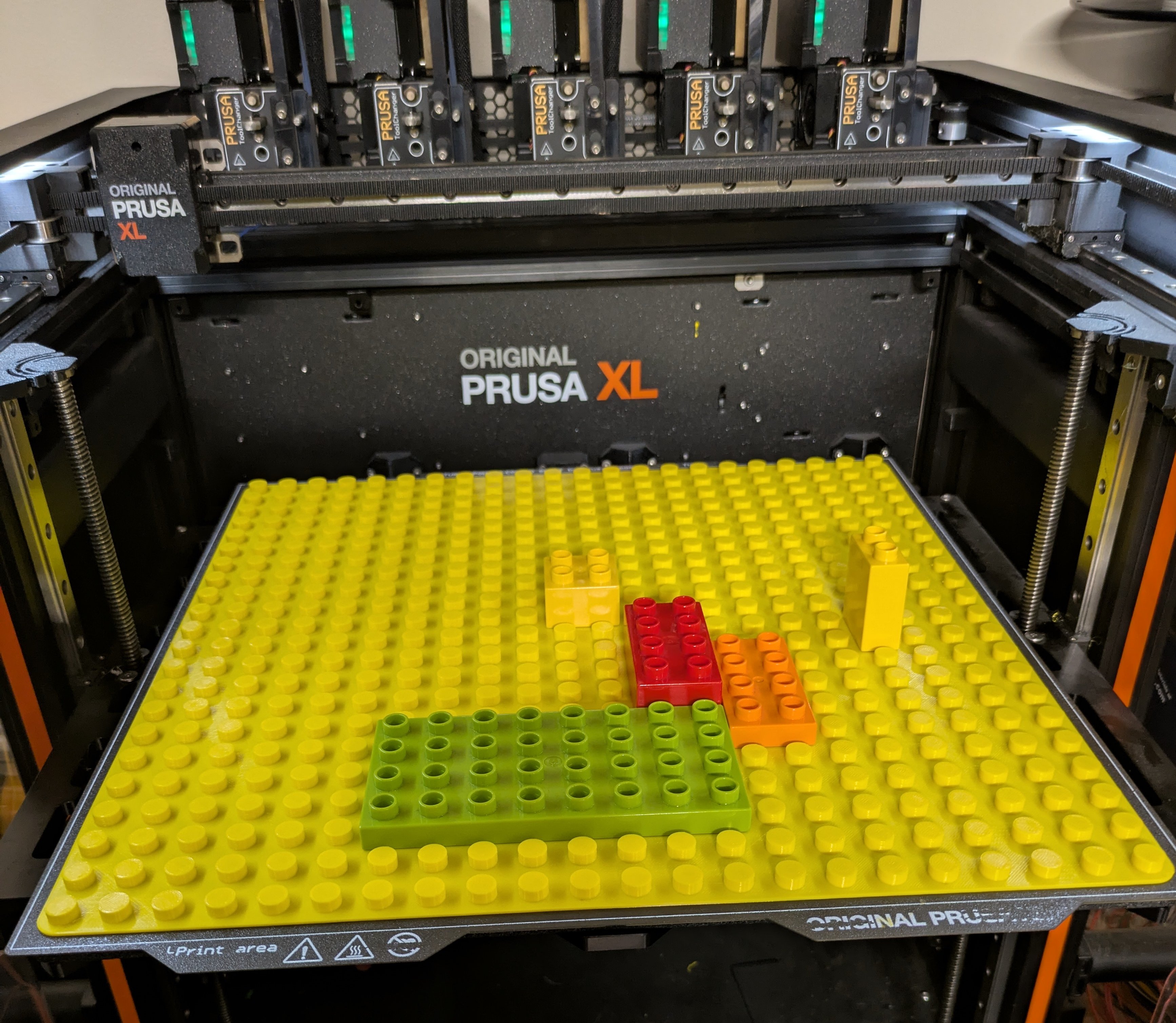 Large 22x22 Lego Duplo Brick Build Plate (with OpenSCAD File)