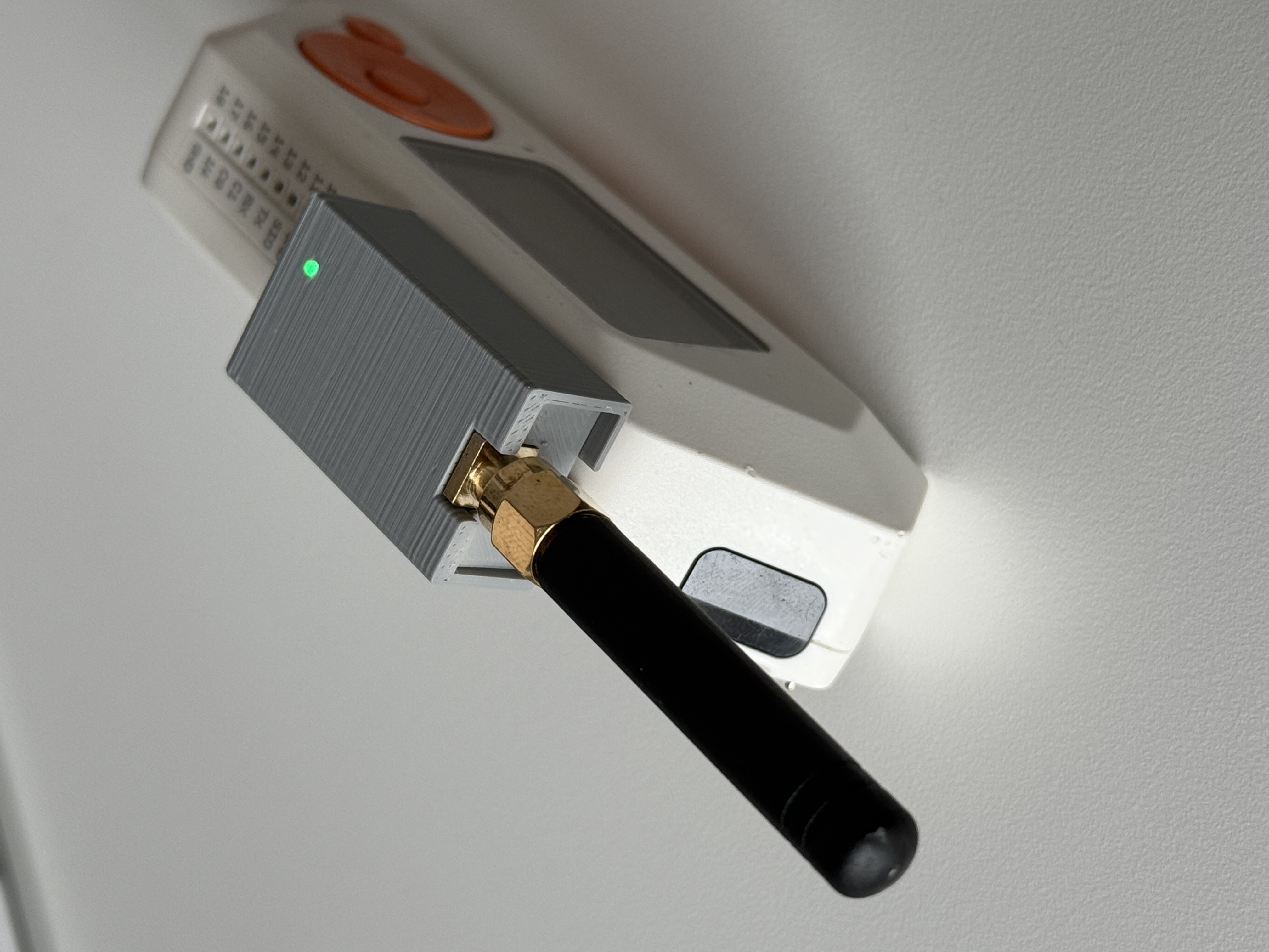 C1101 Flipper Zero closed case