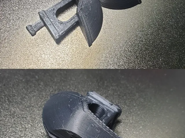 Folding Hinging Benchy