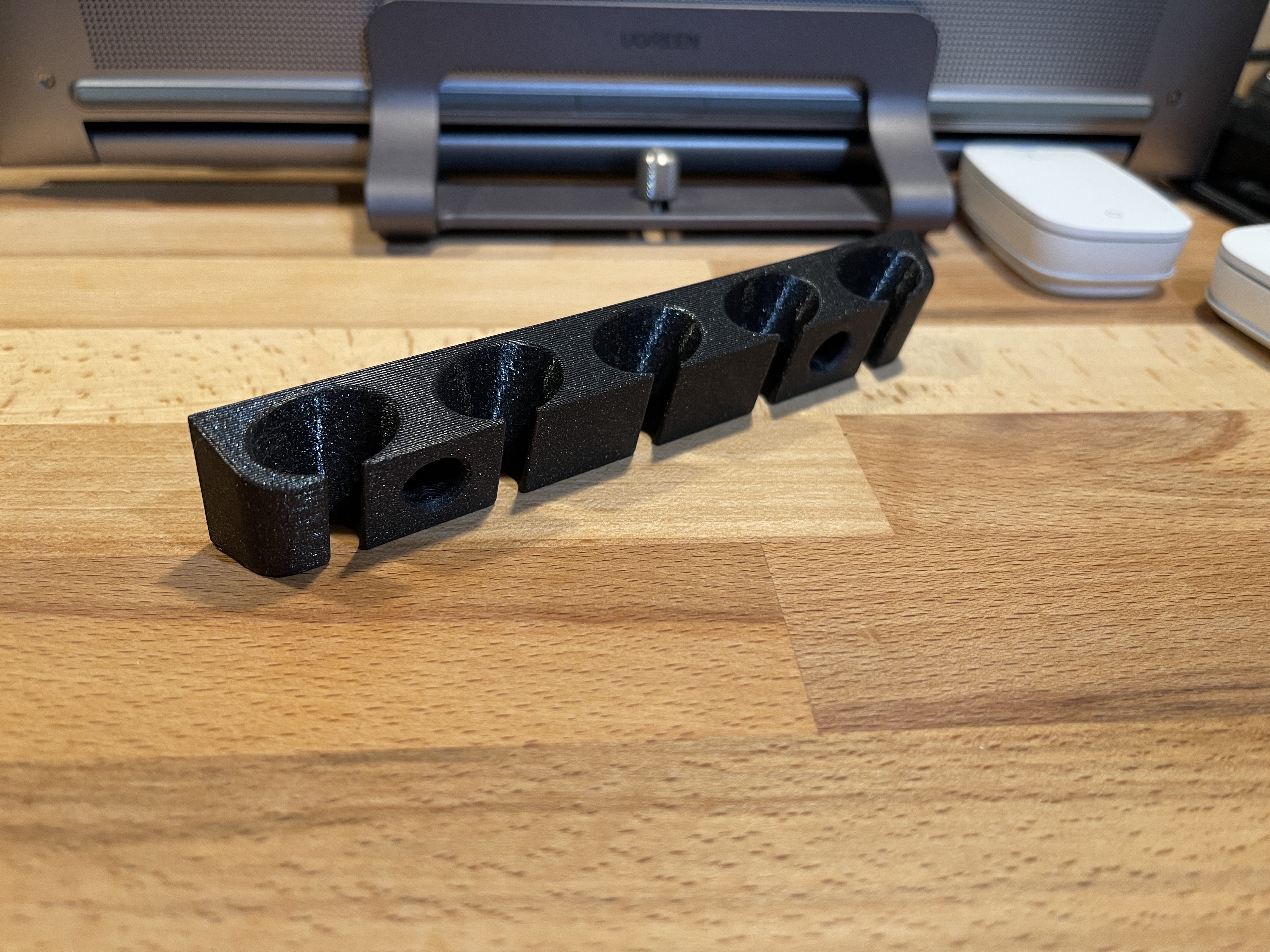 Wallmounted USB Cable Holder — miniatura 2