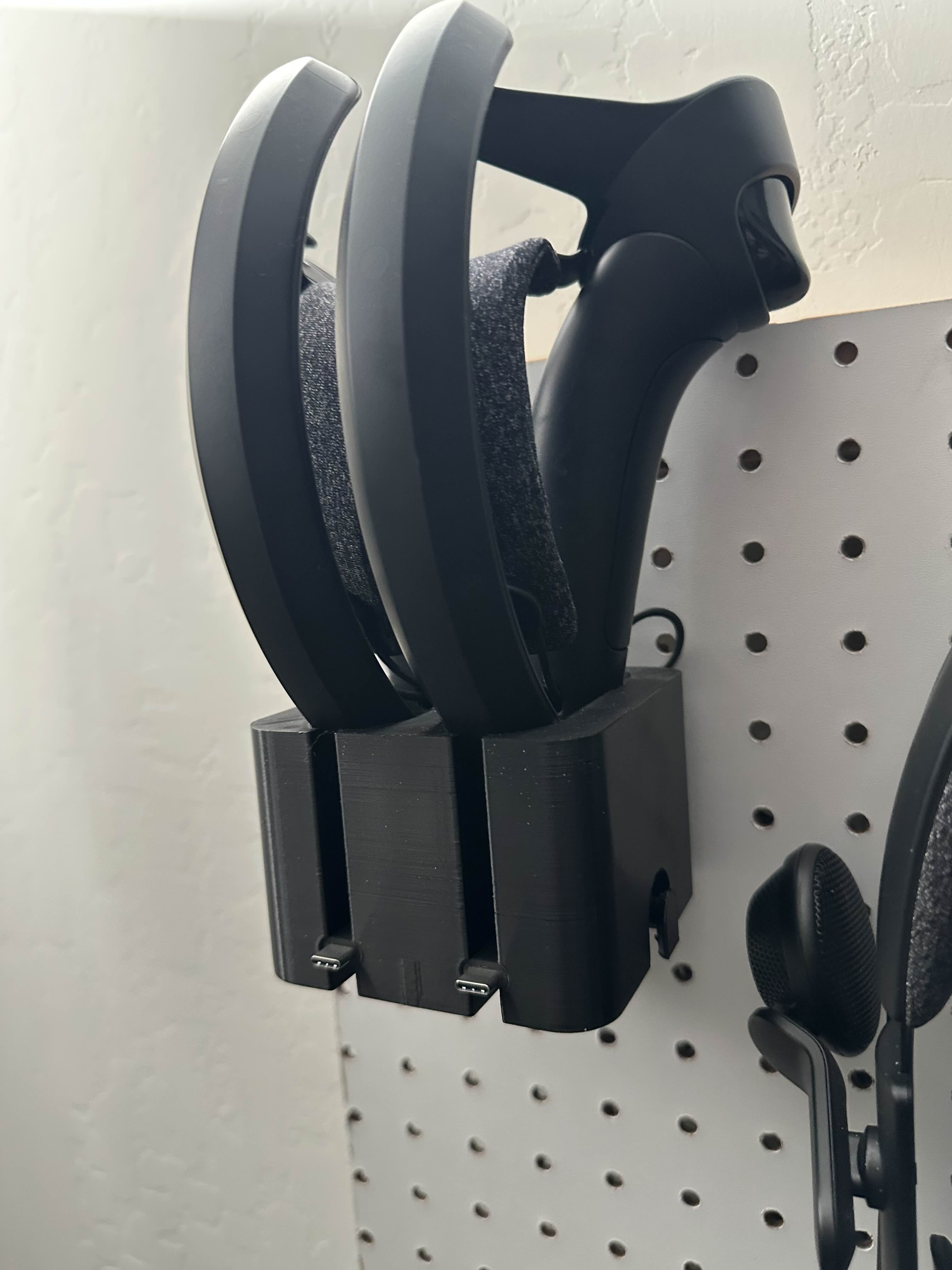 Valve Index Controller mountable base