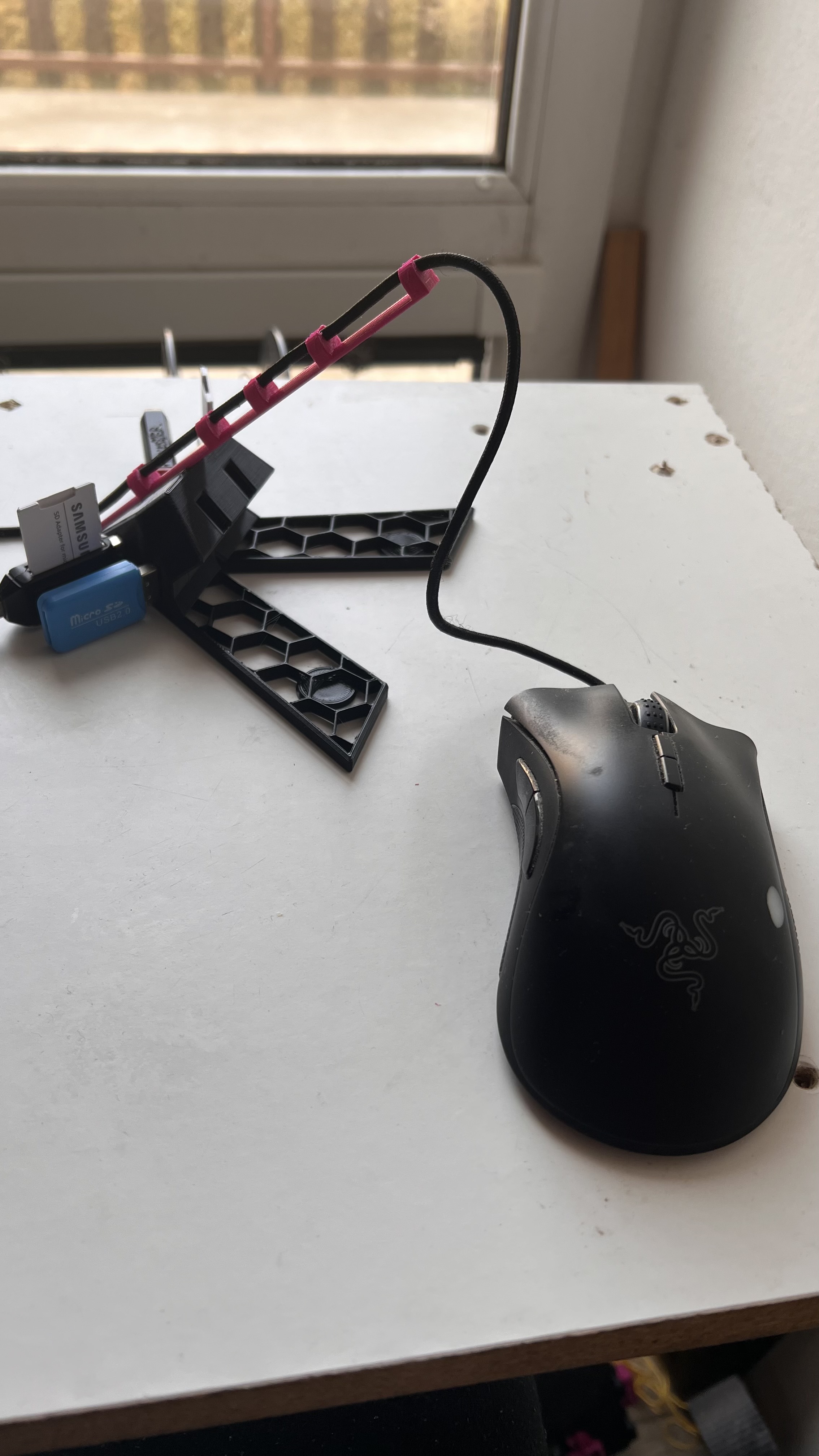 Mouse bungee