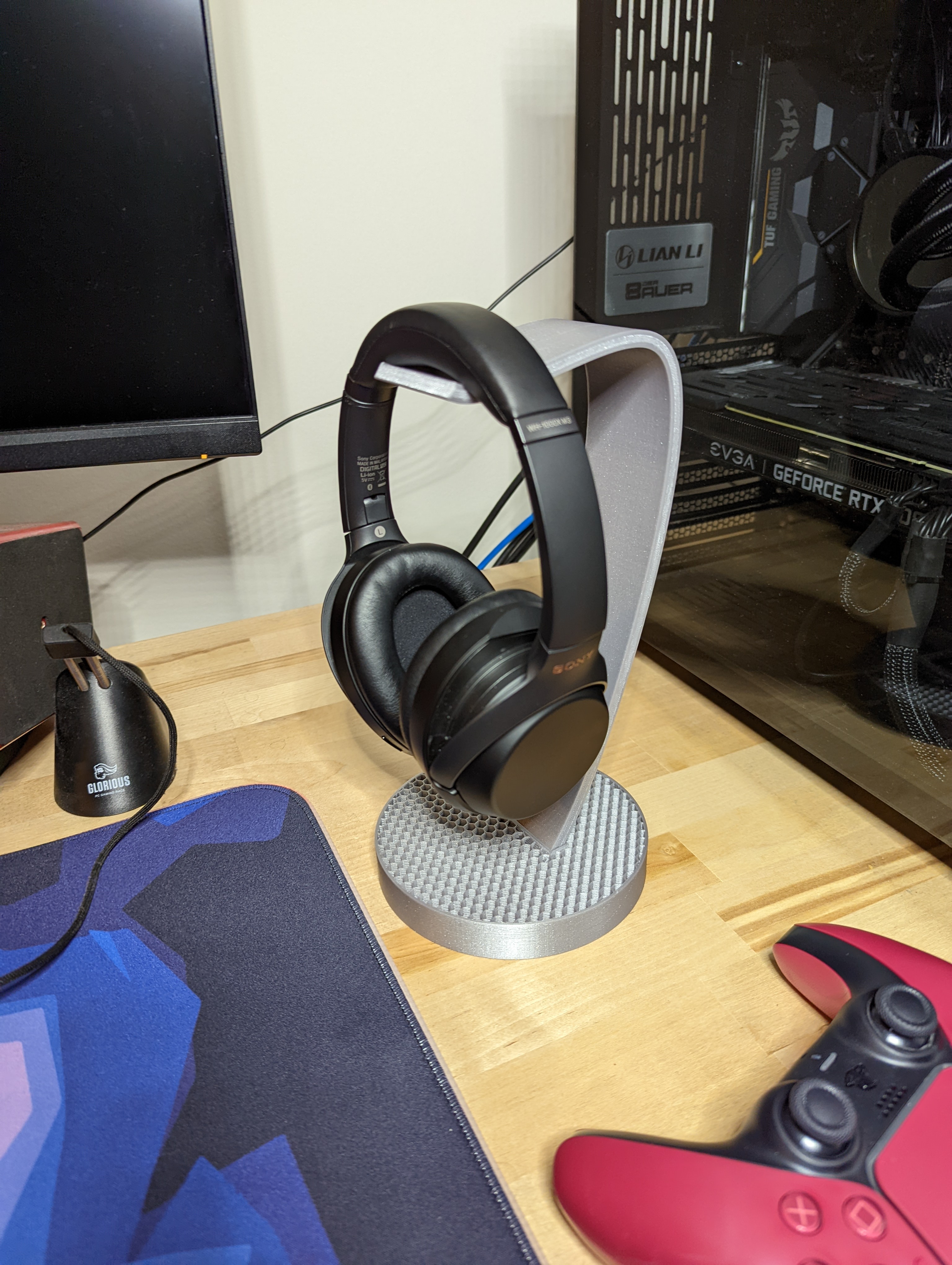 Elegant Headphone Stand