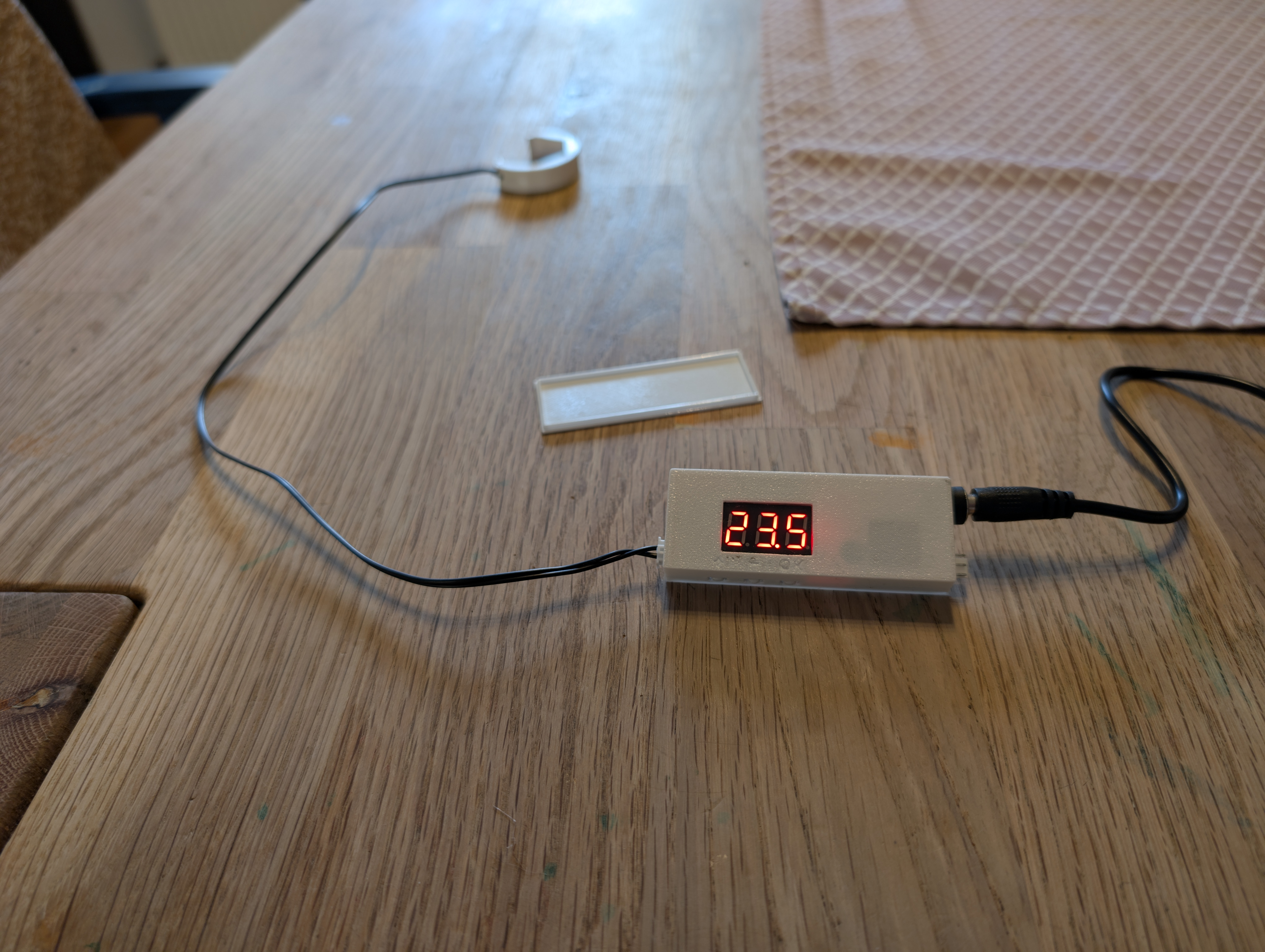 PWM Fan Control Board Enclosure for Radiator Efficiency