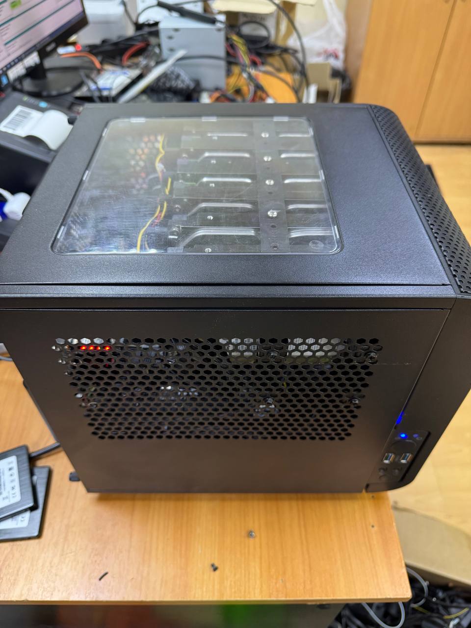 HDD holder for thermaltake v1