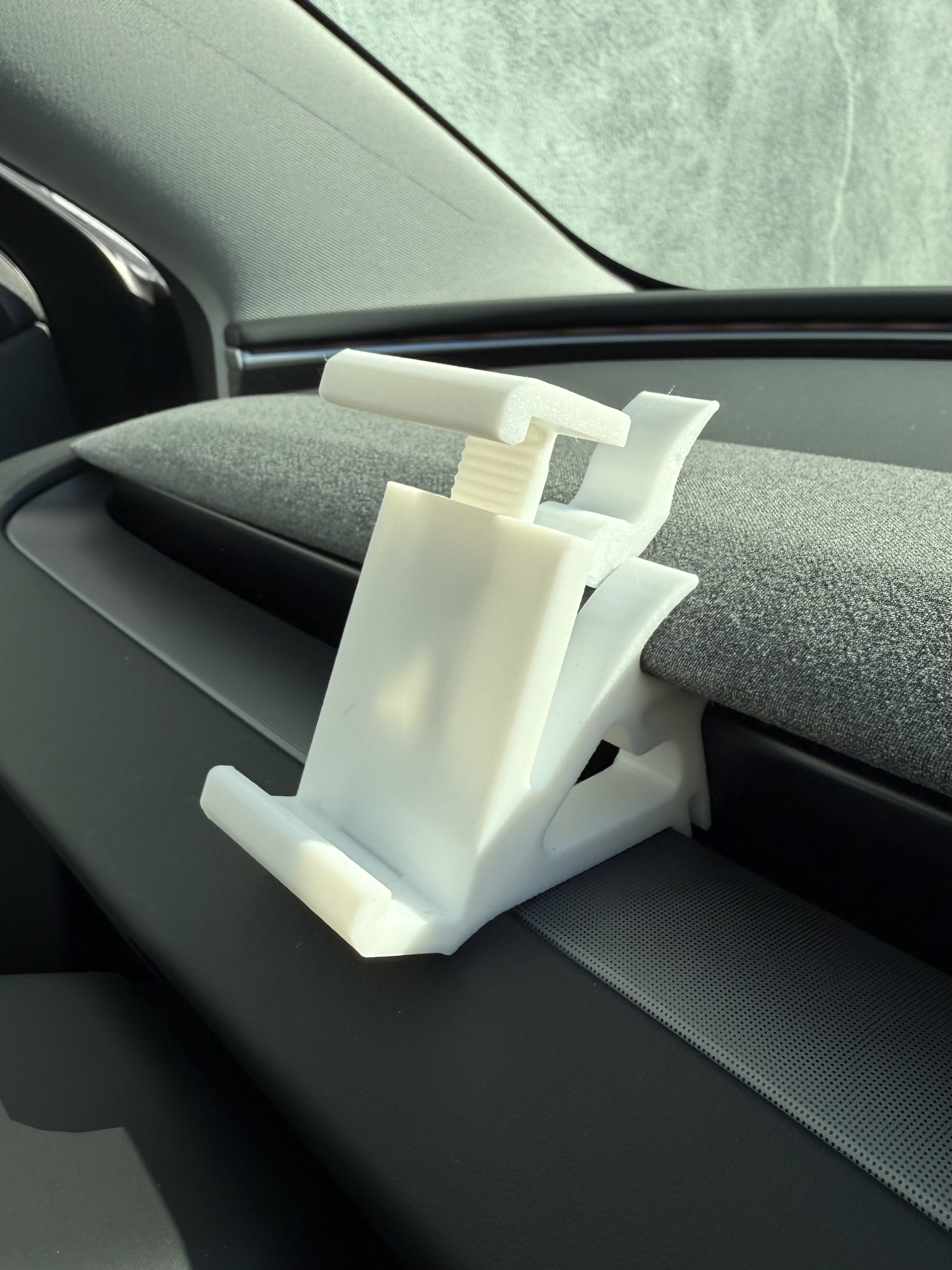 Tesla Model 3 Highland(2024) Dashboard Phone Holder