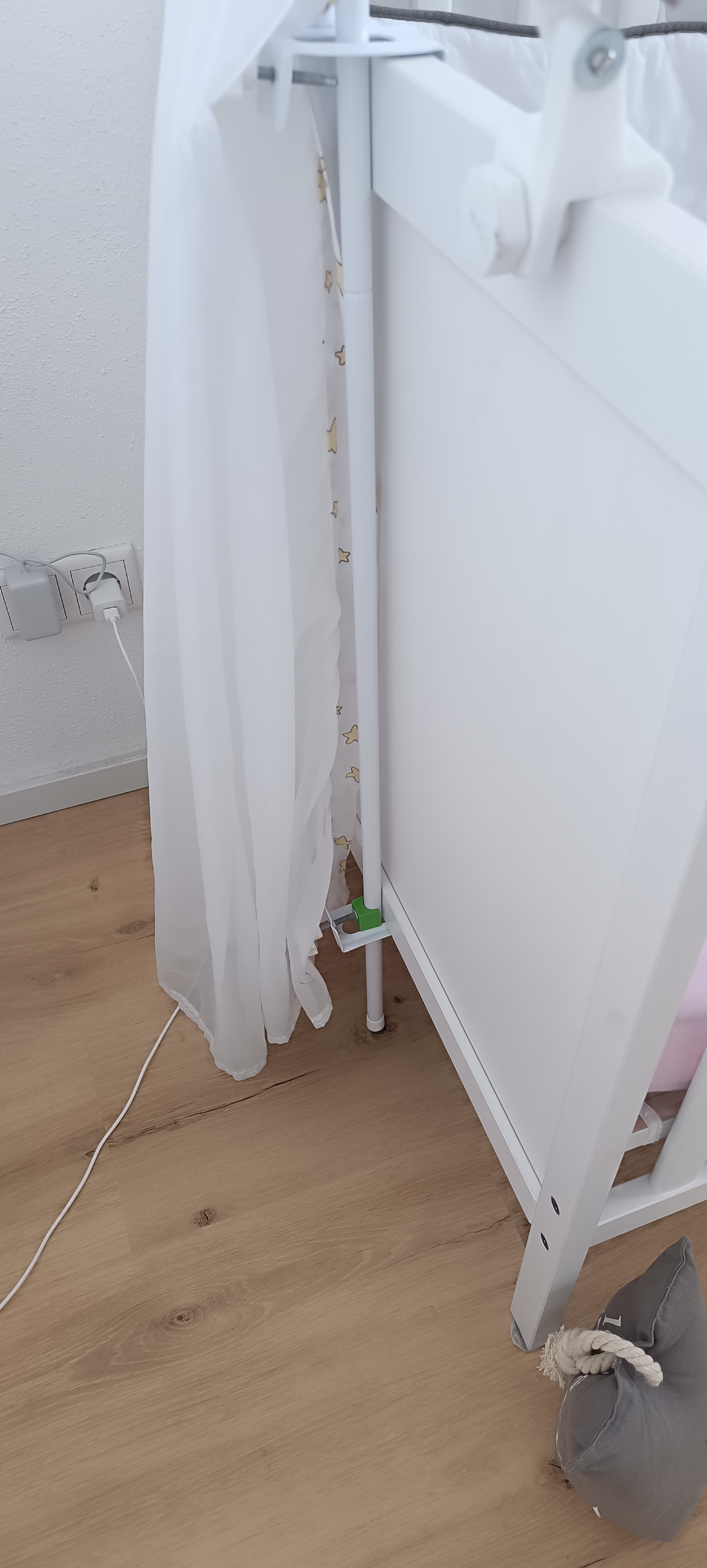Gitterbett Stangenhalterung