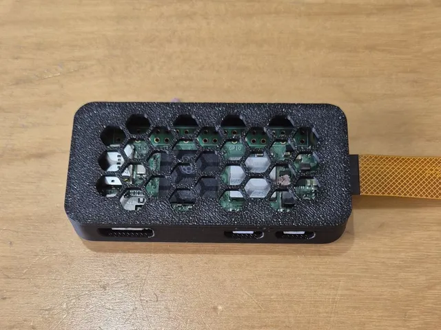 Raspberry Pi Zero 2 W - Case with camera cable hole