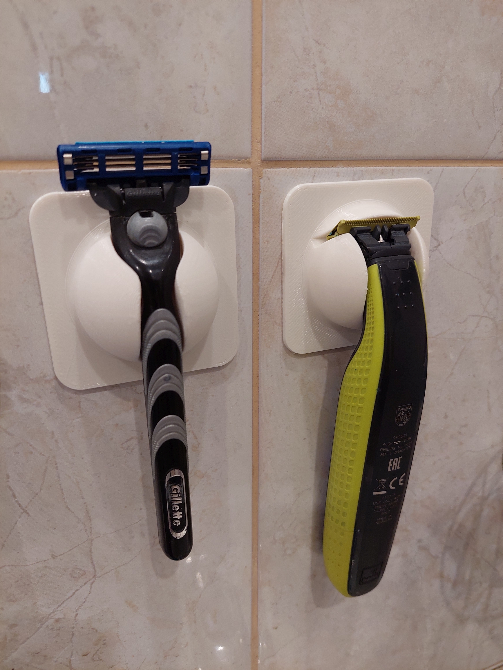 OneBlade and Mach3 holder