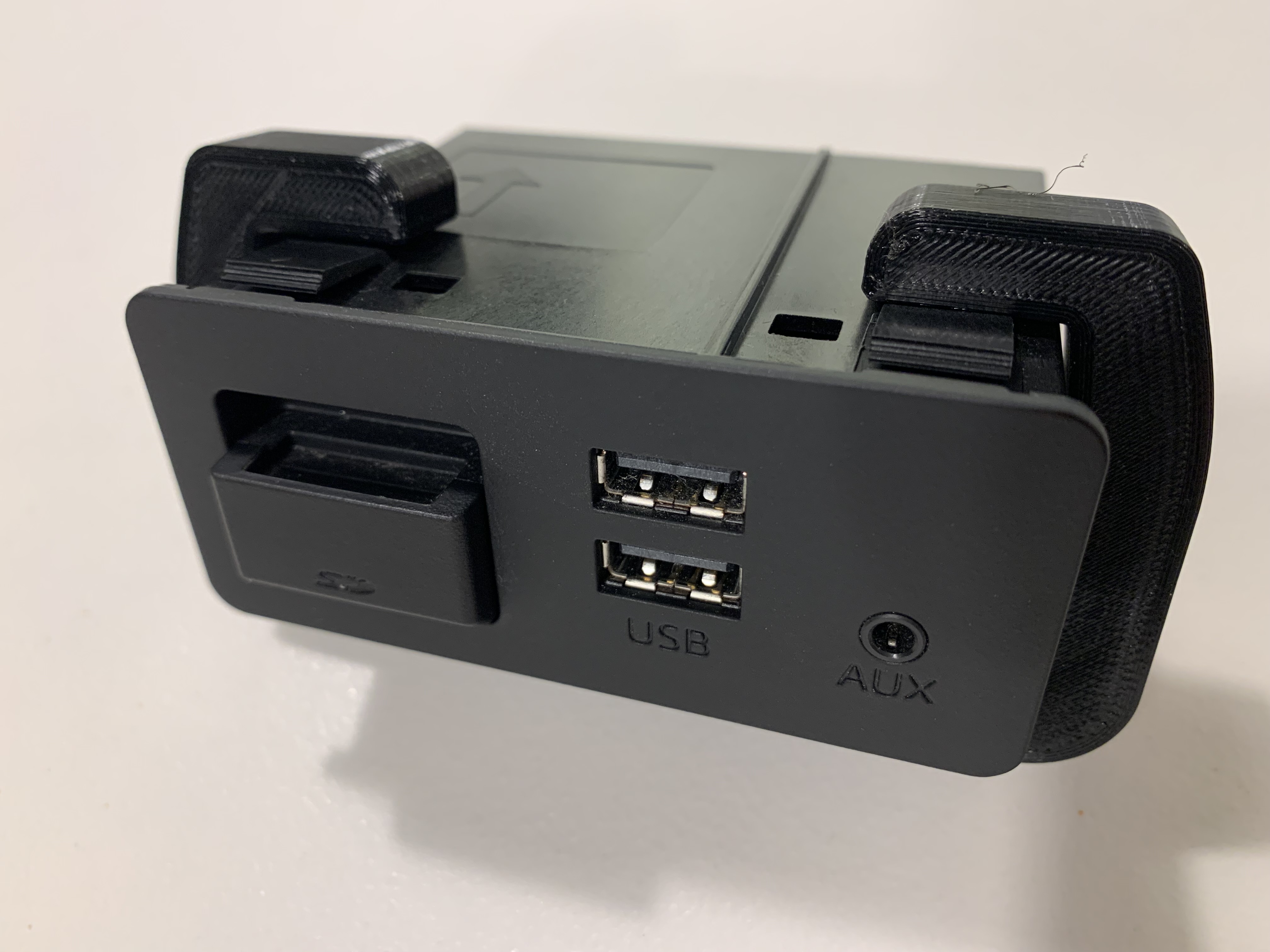 Mazda USB hub removal tool