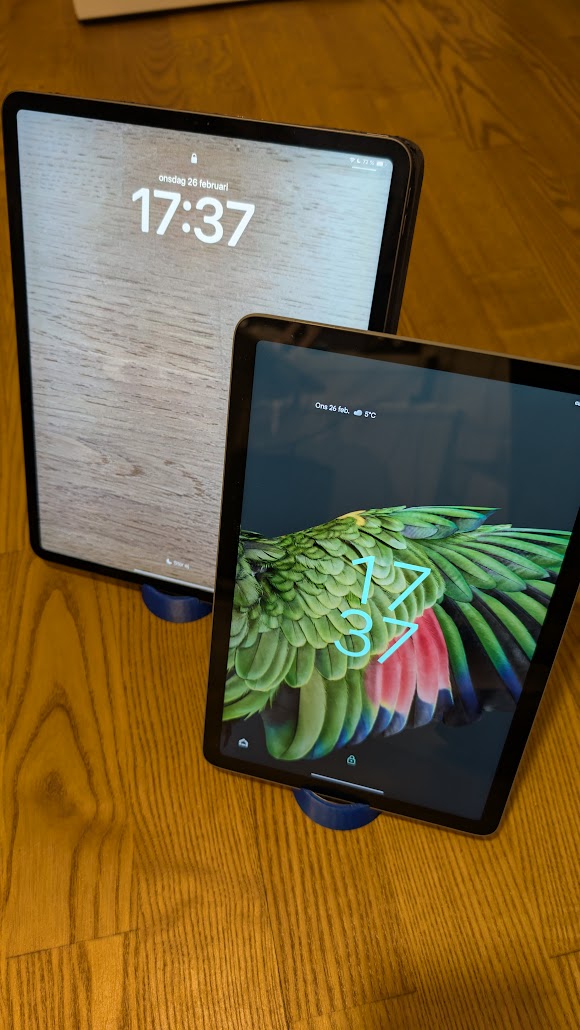 Universal stand for large and/or standing tablet