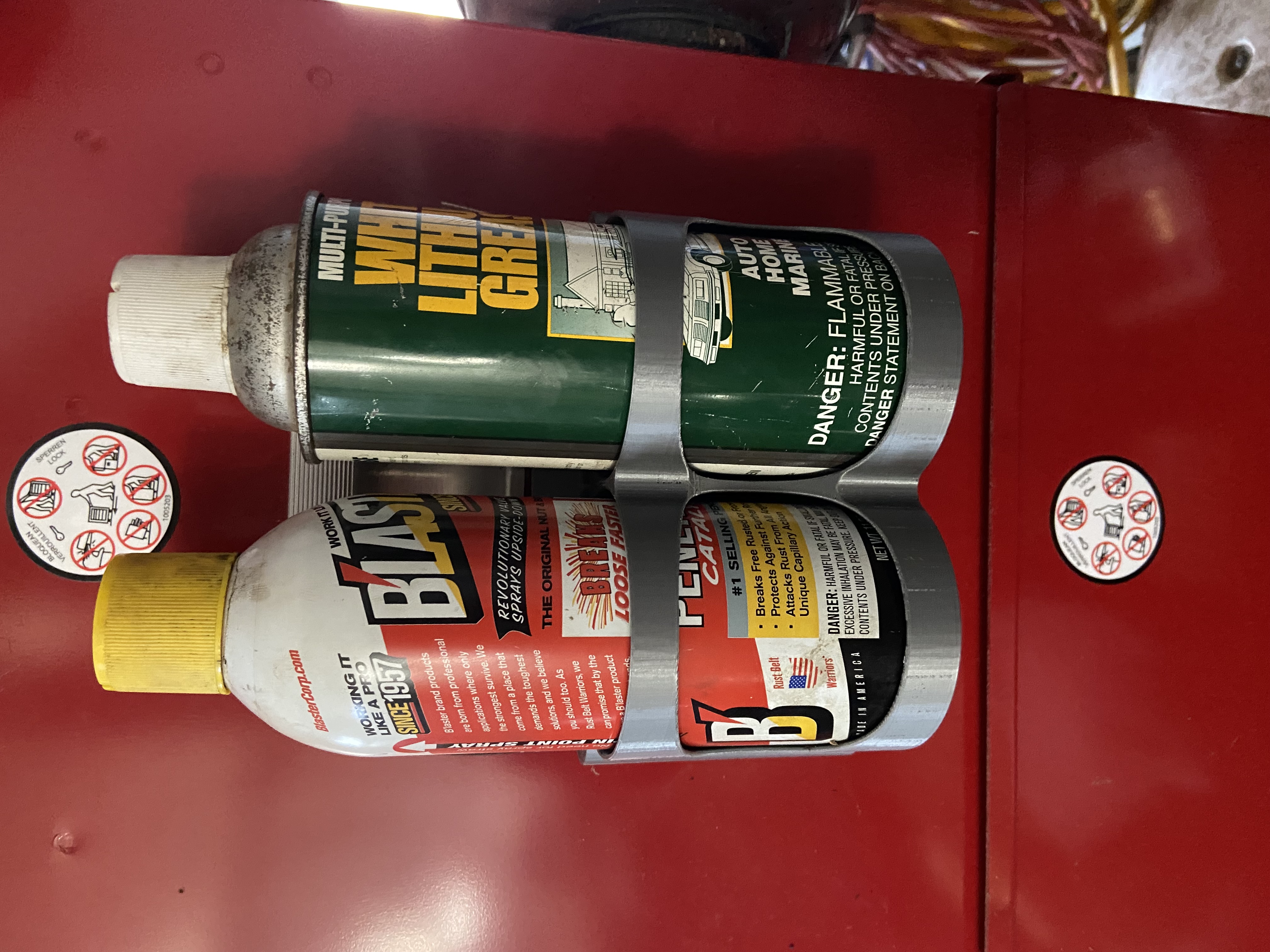 Miniatura 2 do modelo 3D Spray Can Holder