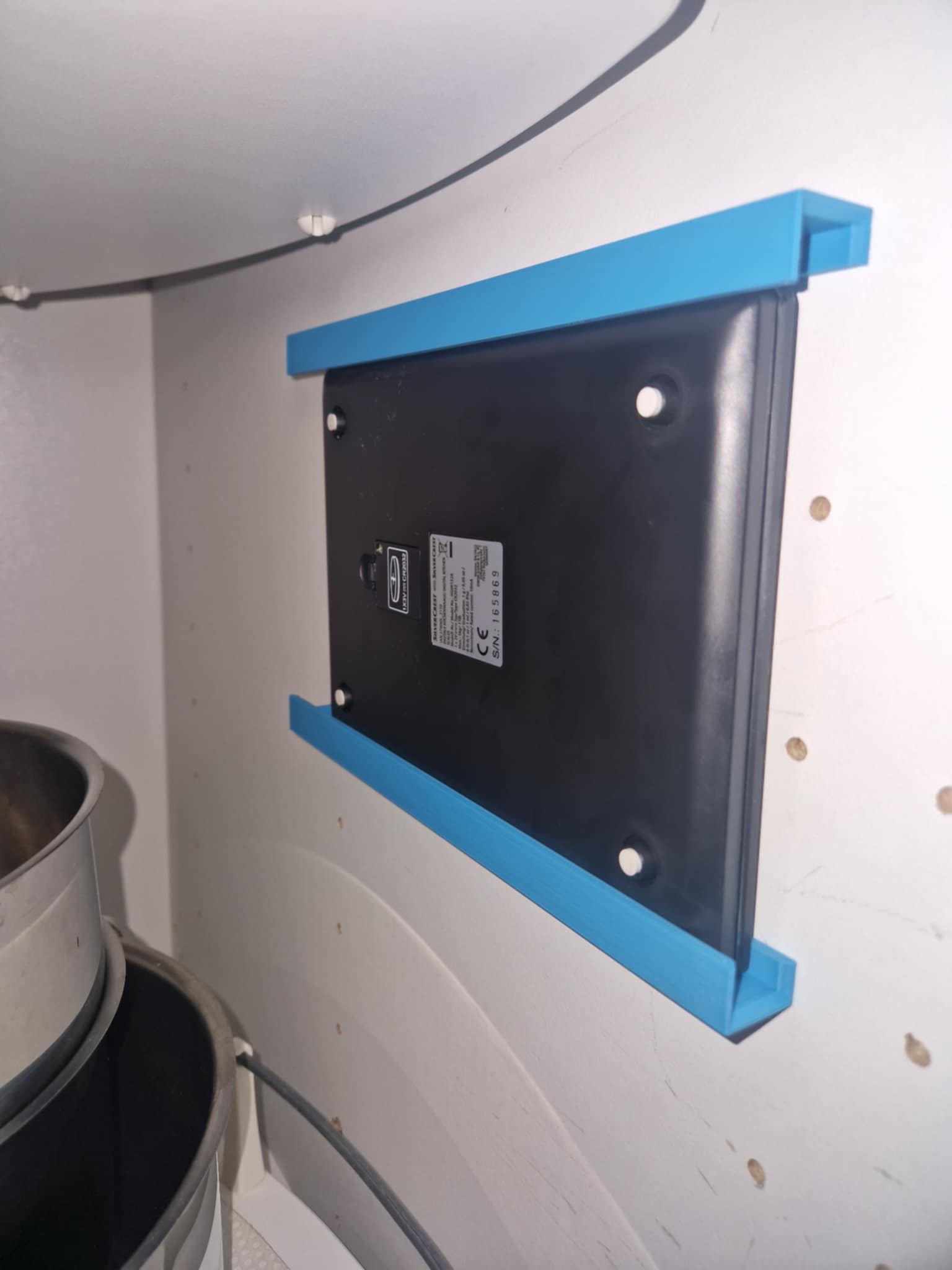 Kitchen scale holder