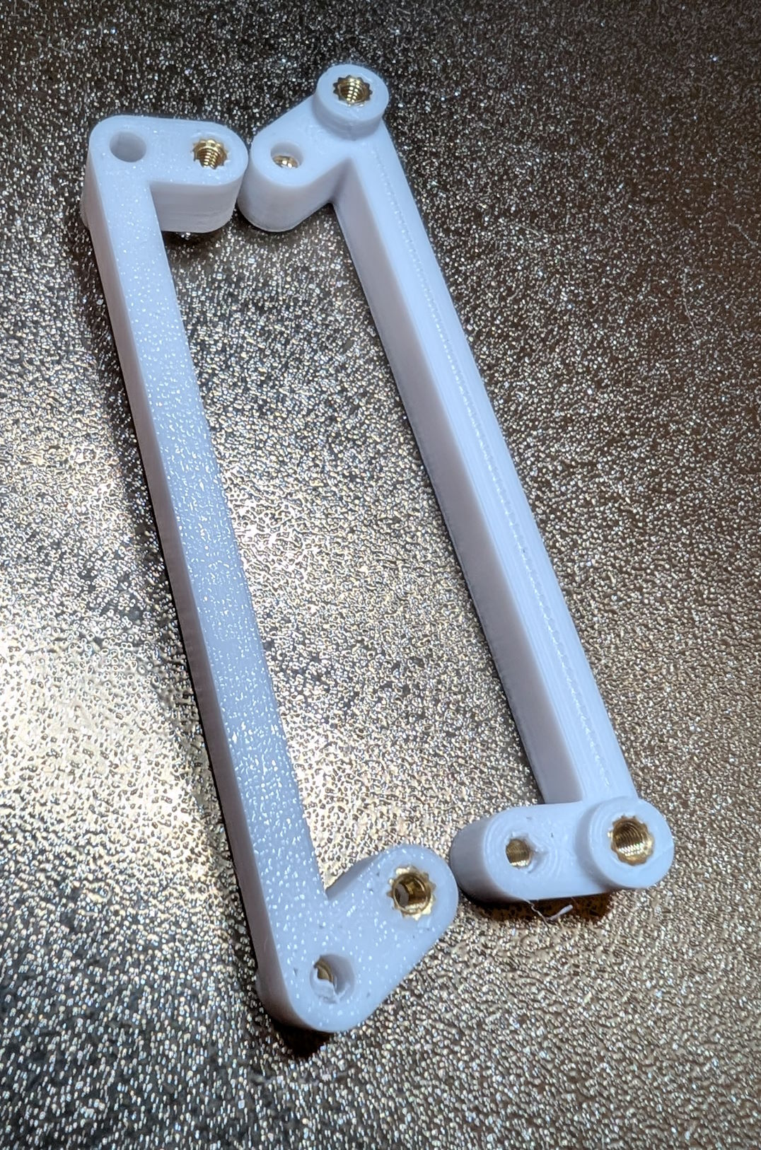 Sensorbox screen spacer with inserts