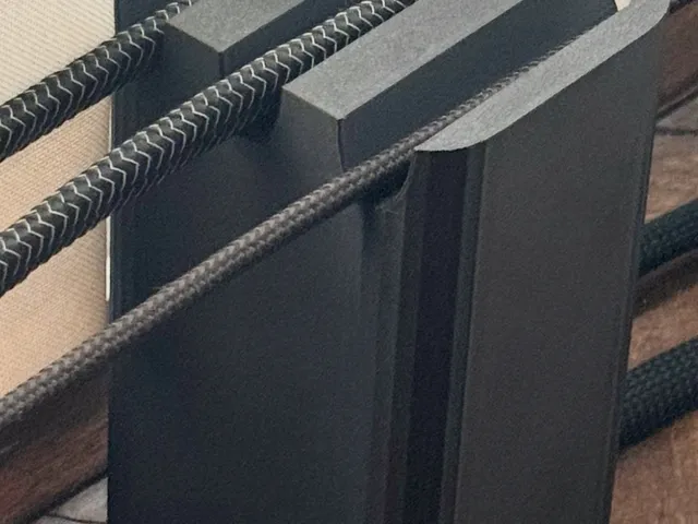 Audio Cable Lifter