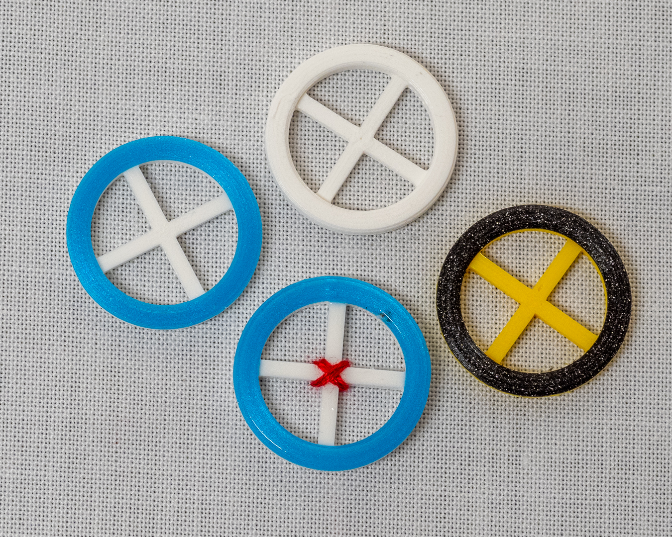Miniatura 4 do modelo 3D BUTTON - CROSS STITCH
