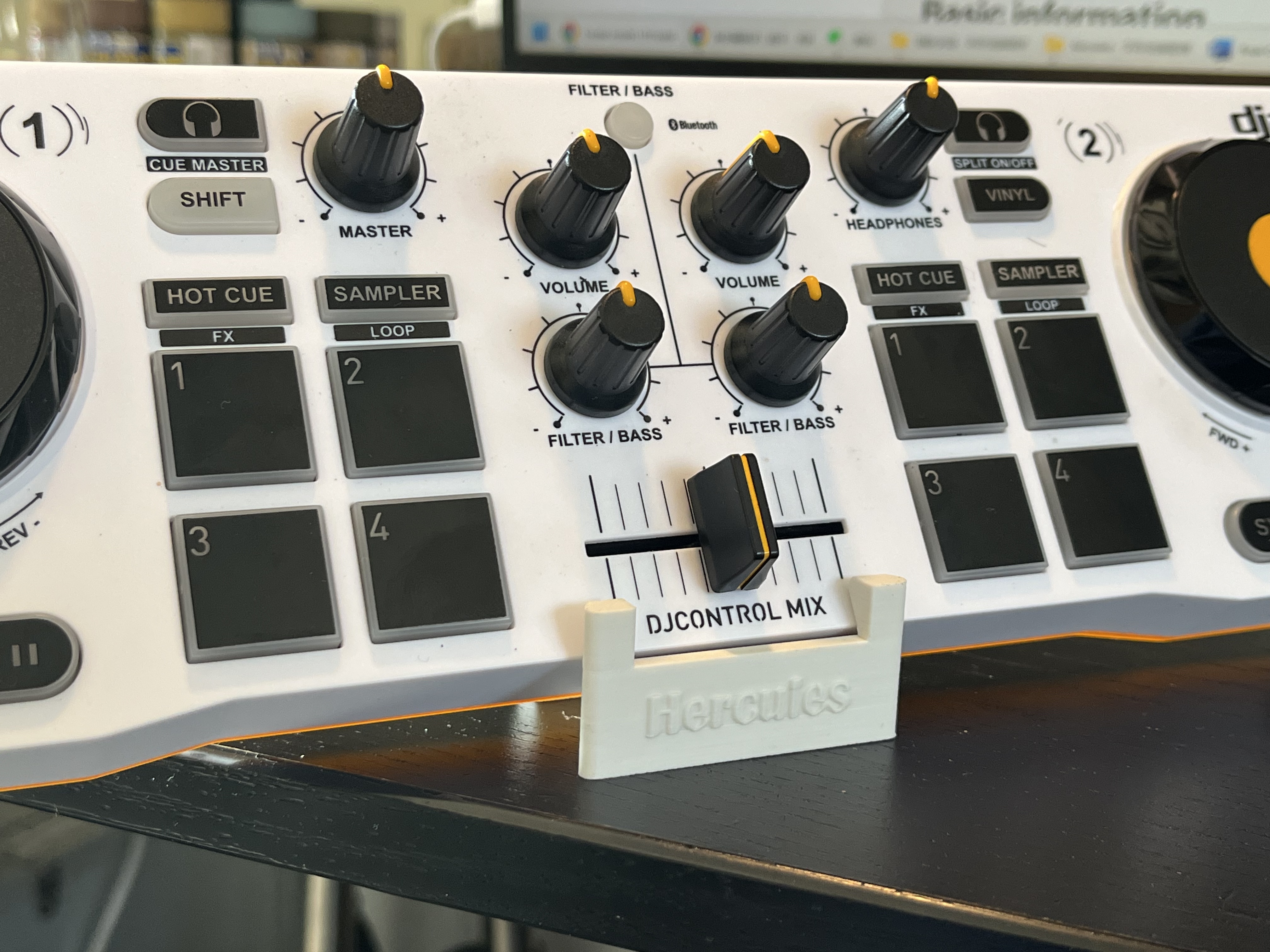 The smallest Hercules DJControl Mix stand