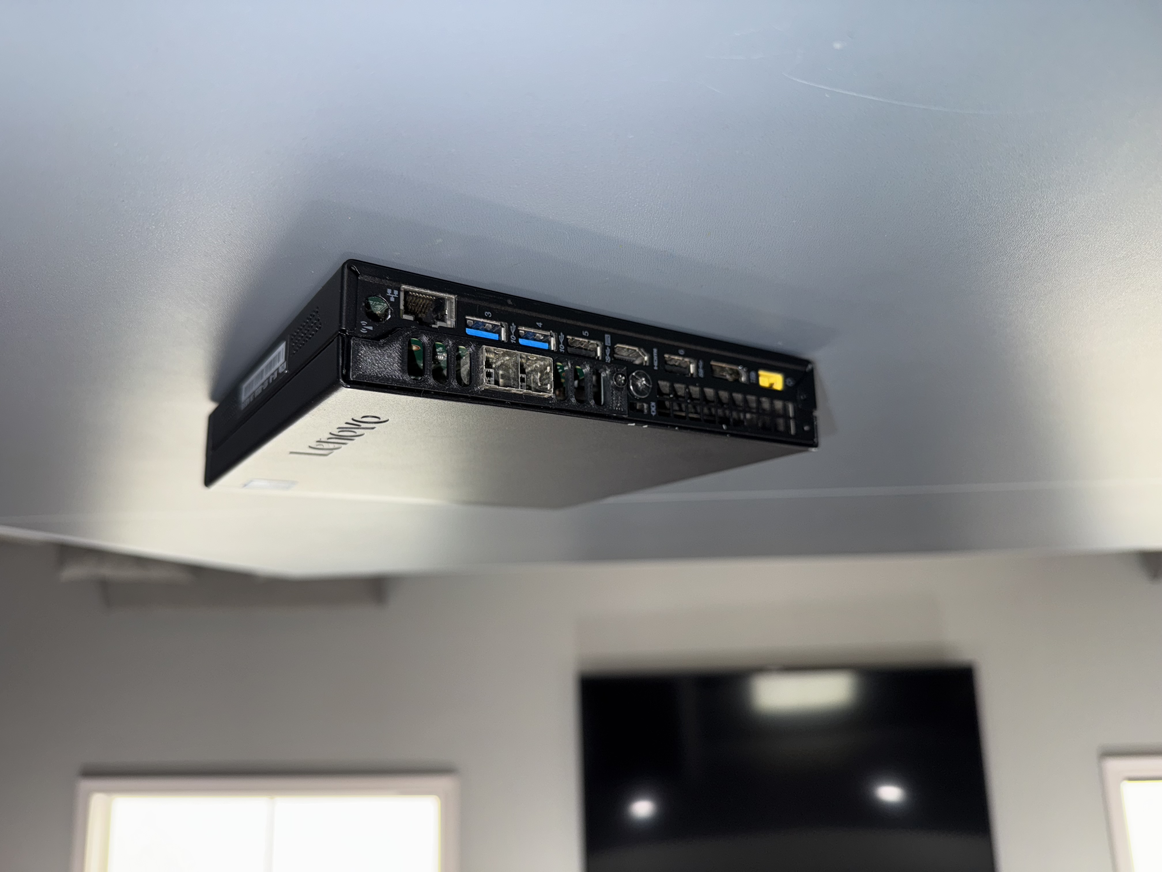 LSI 9300-8e Lenovo M720q Bracket