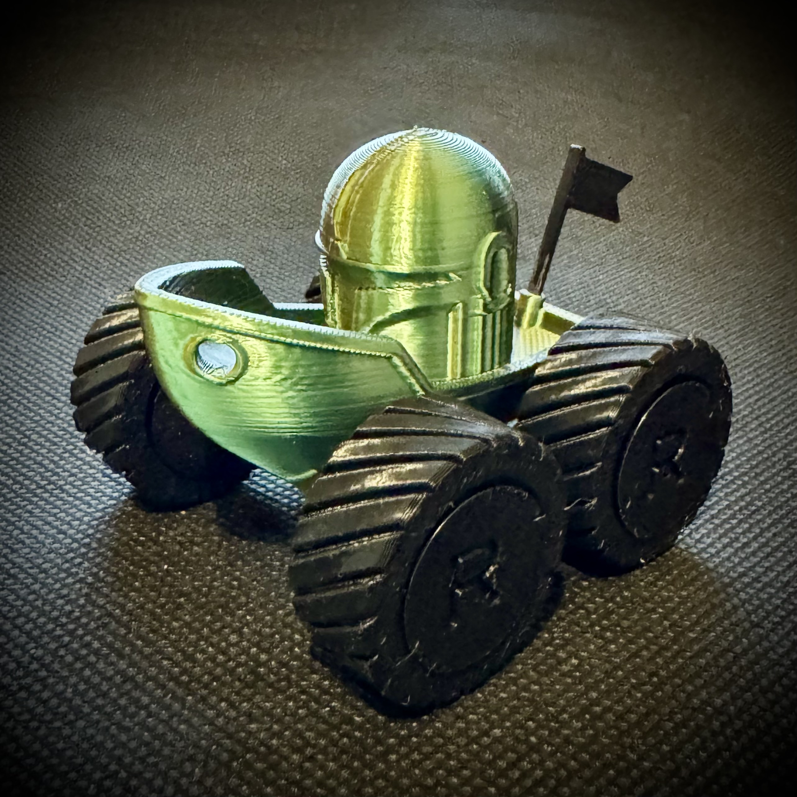 Mandalorian Benchy Buggy with Spinning Wheels