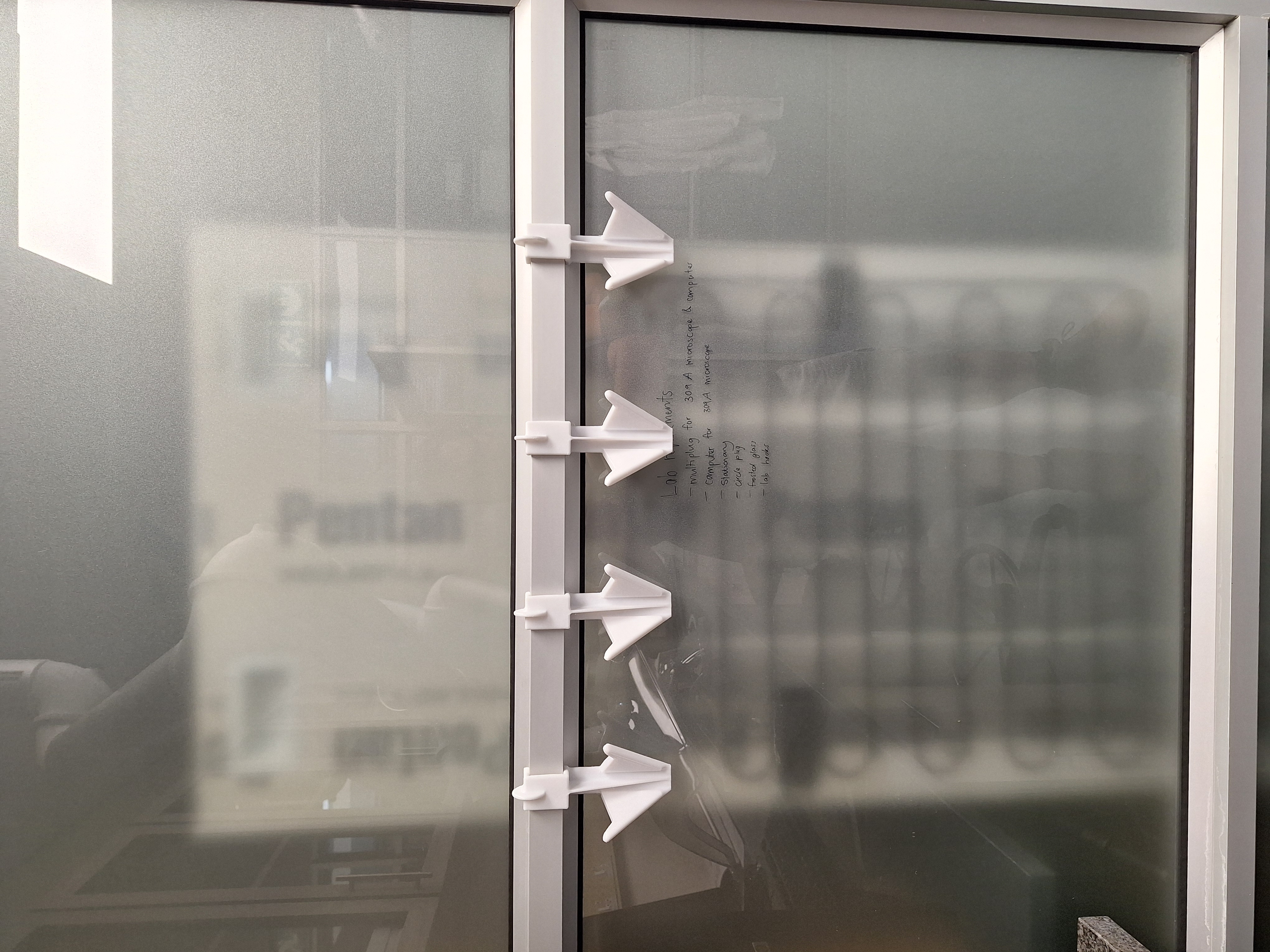 Lab Coat hook for aluminium frames — thumbnail 5