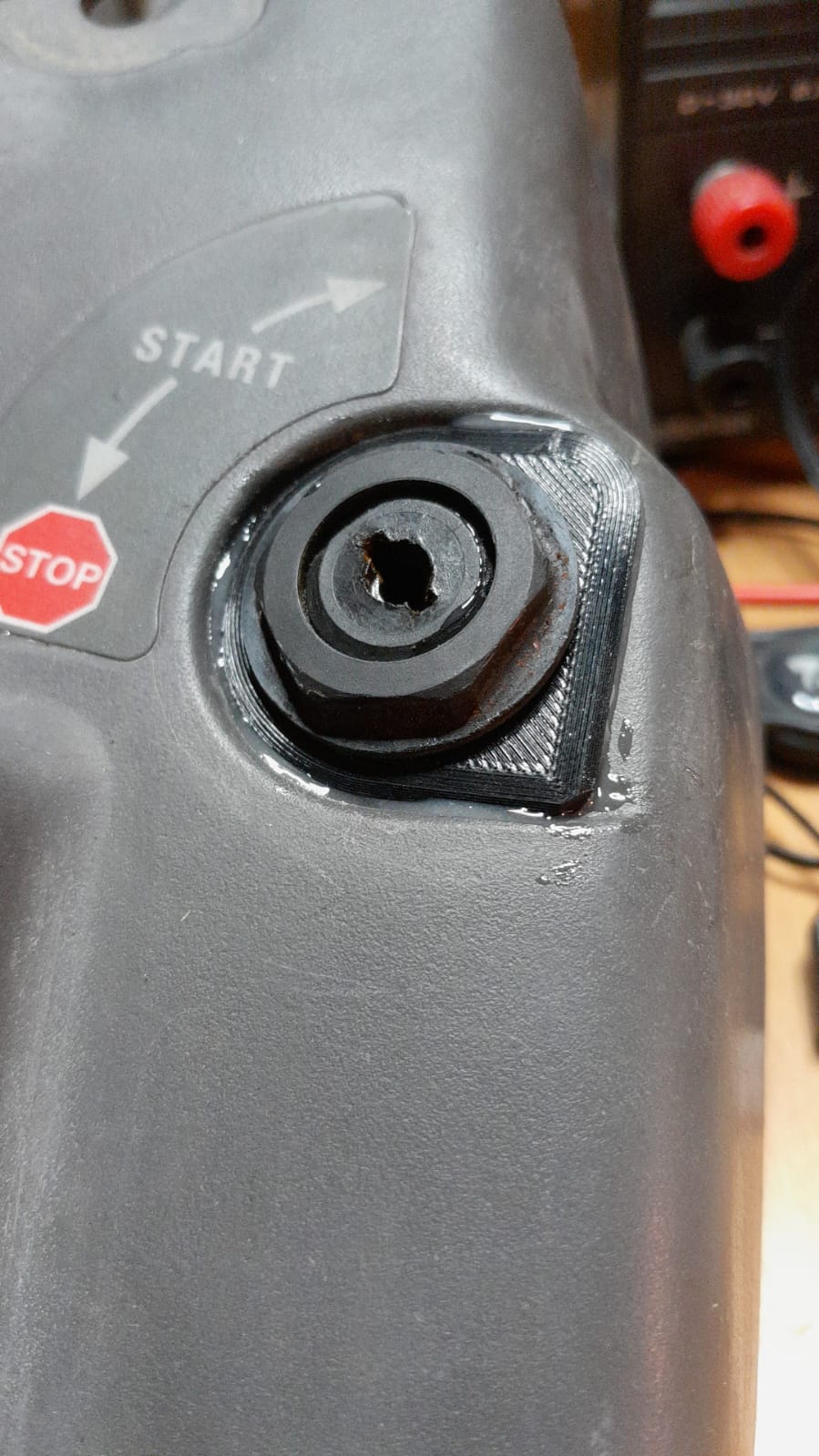 Ignition switch support plate for lawn mover