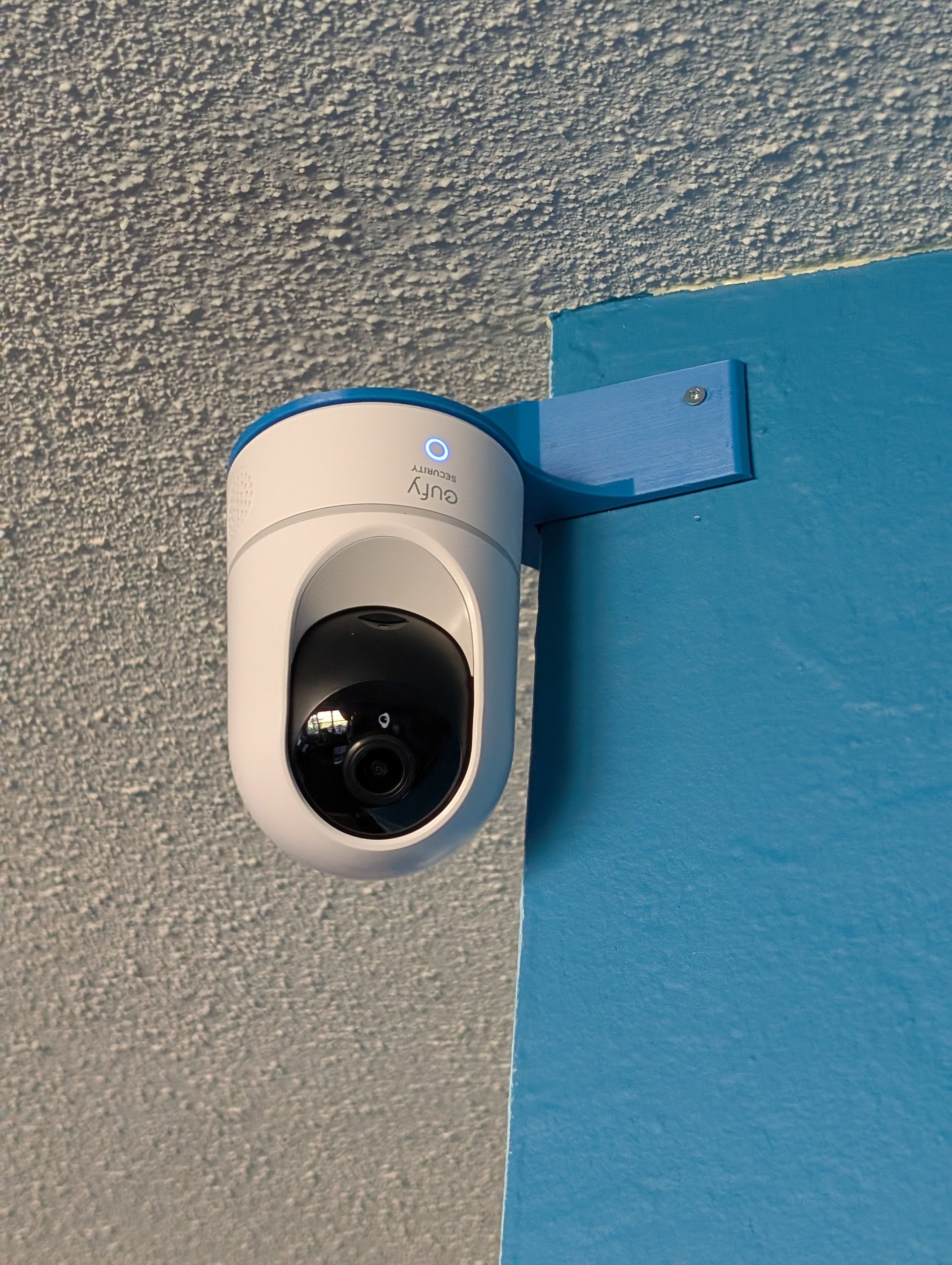 Eufy indoor camera corner wall mount