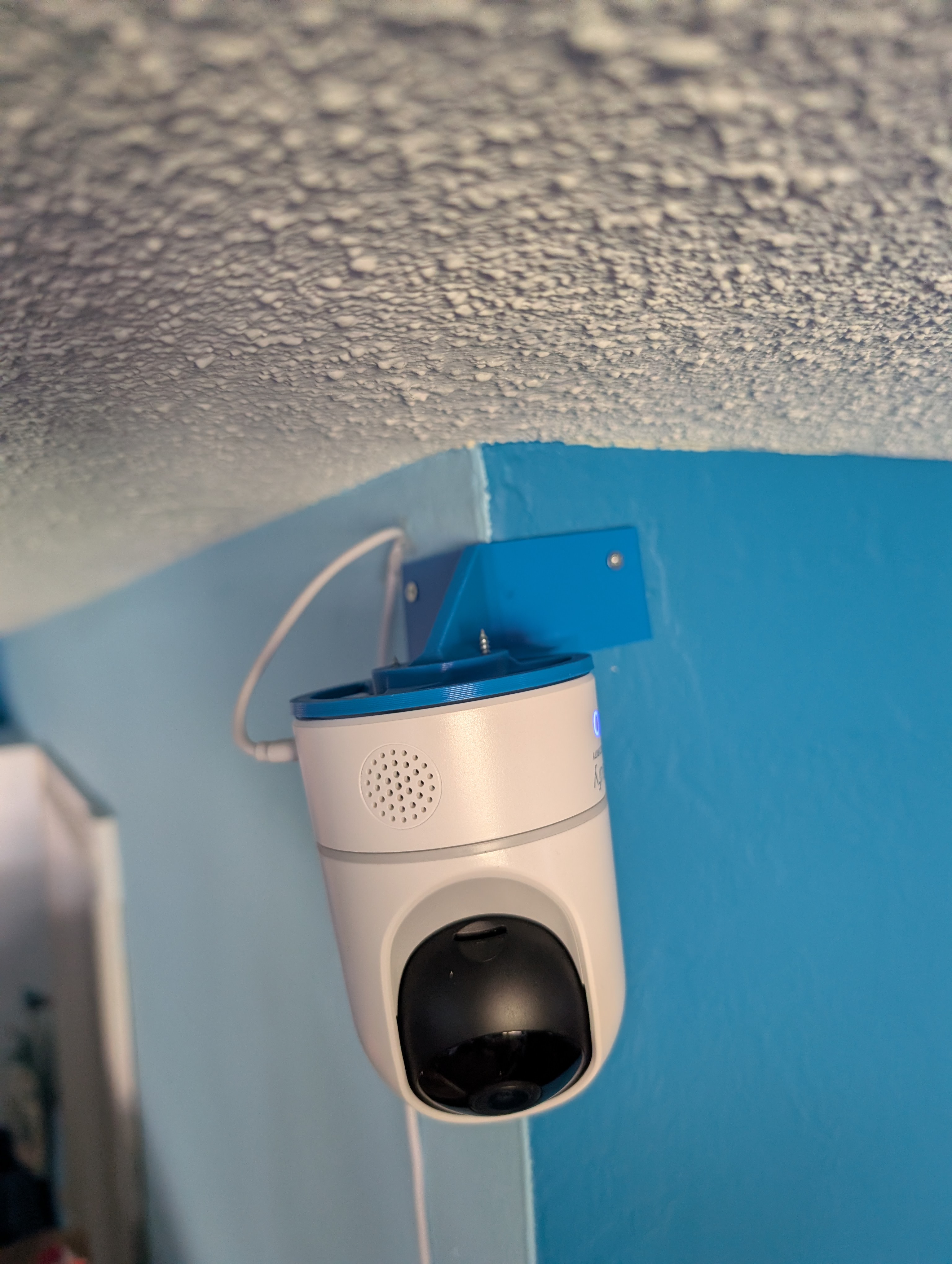 Eufy indoor camera corner wall mount — thumbnail 5