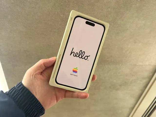 iphone retro phone case