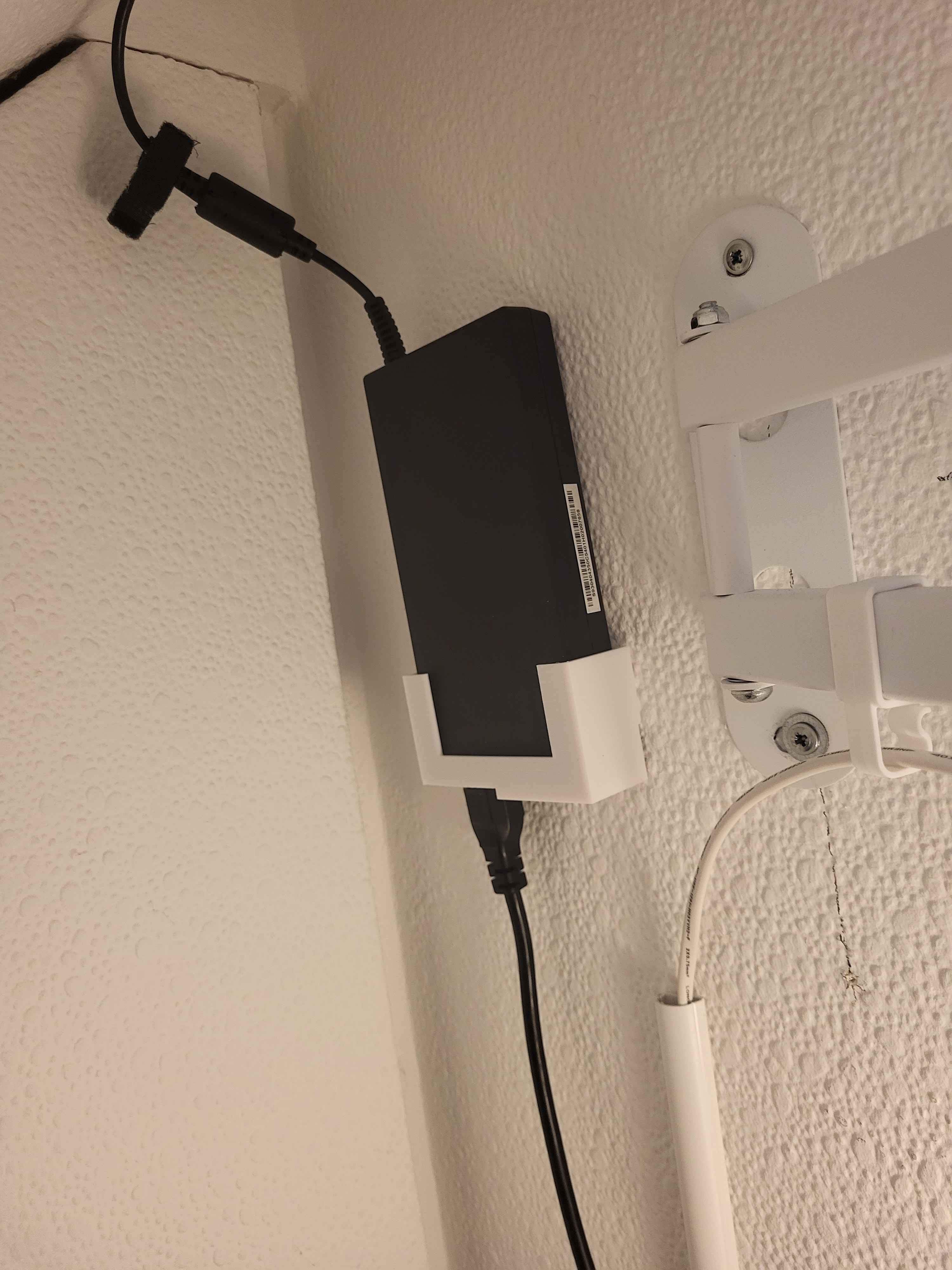 MSI Laptop Power Adapter wall mount