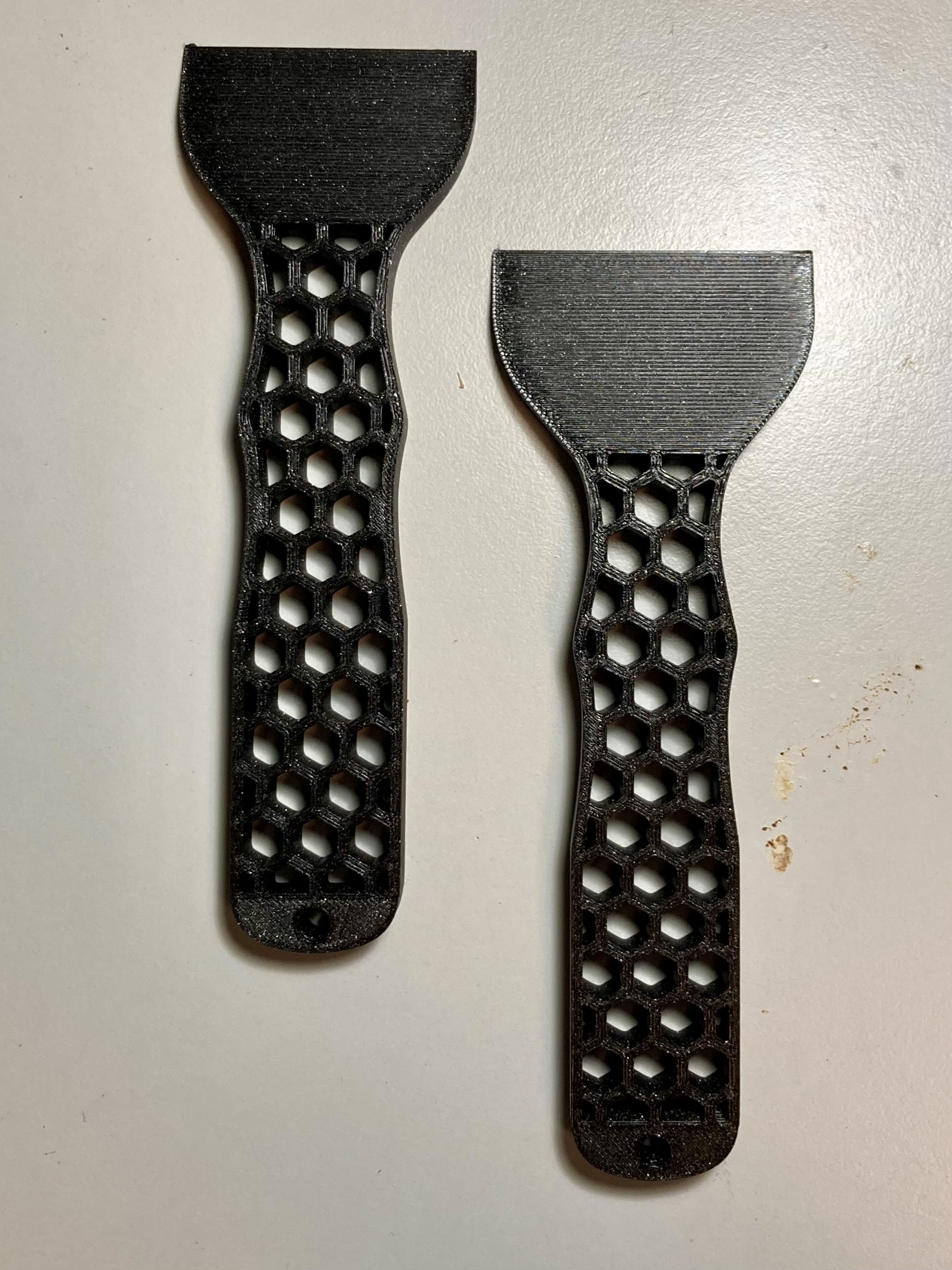 Slightly ergonomic printbed scraper — miniatura 4