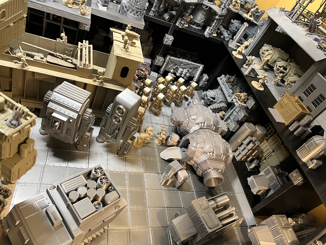 SCI FY Armoured Deck 20CM X 20CM or 8 inch X 8 inch