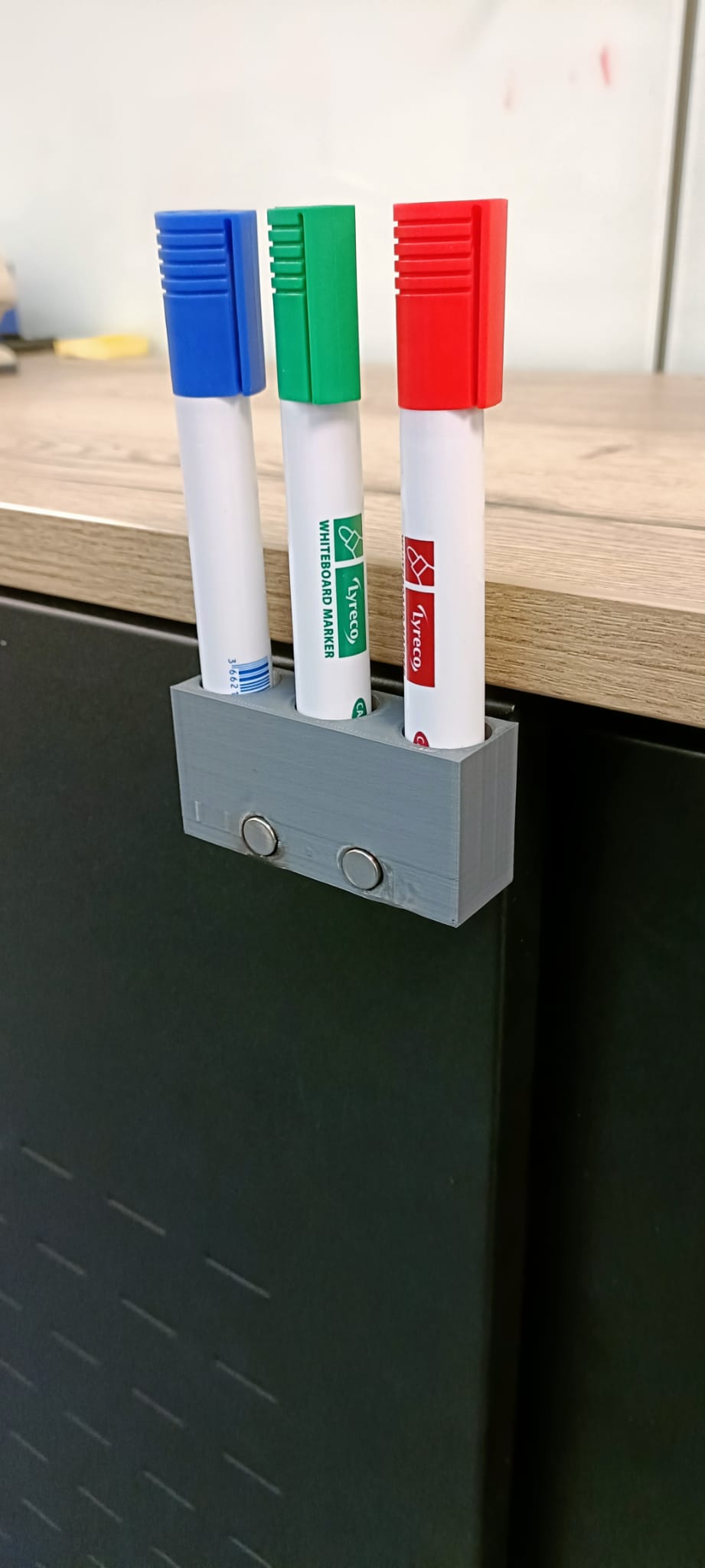 Whitboardmarker holder (magnets)