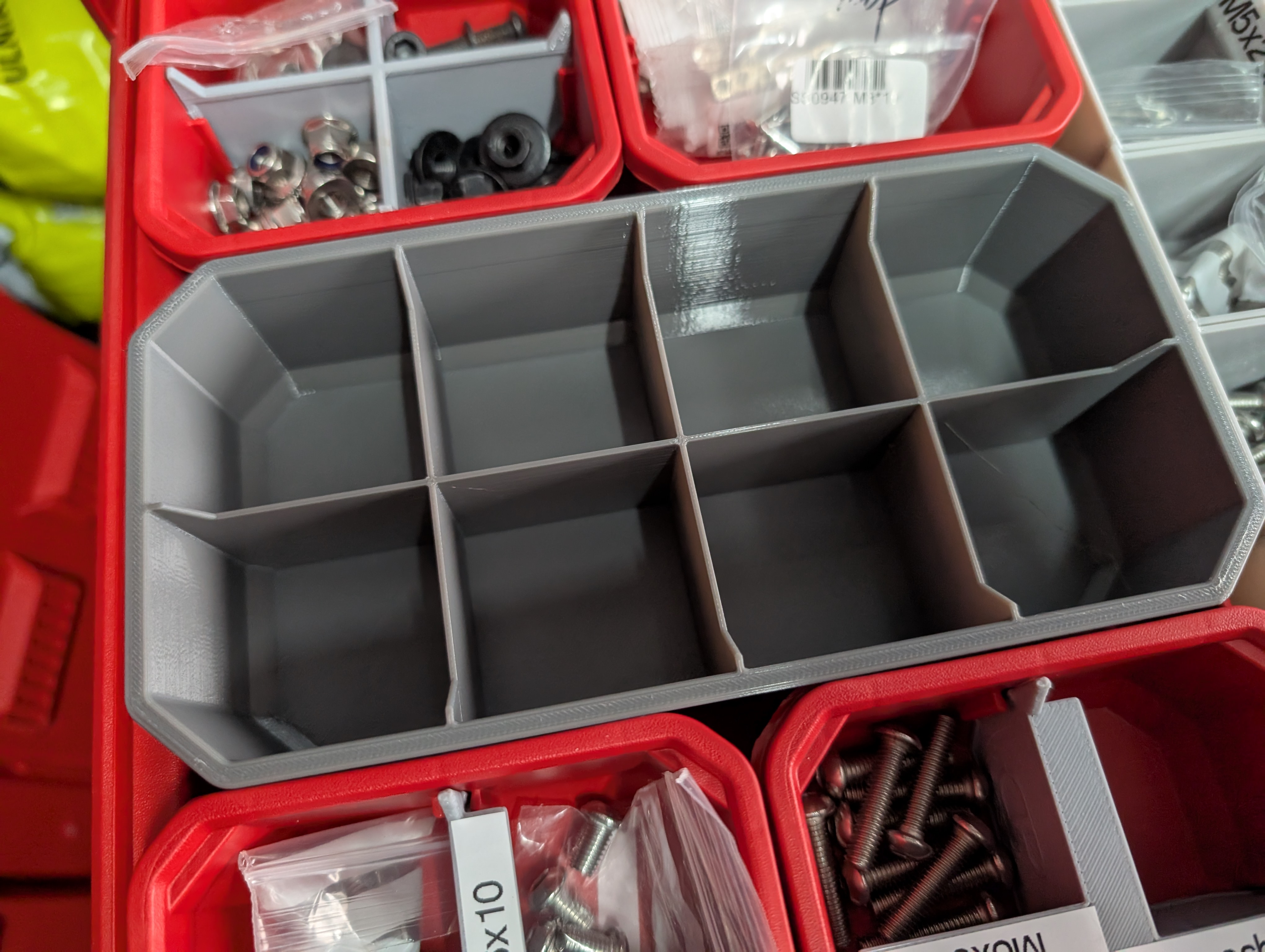 Packout organizer 4x2 ice cube trays -- no labels version