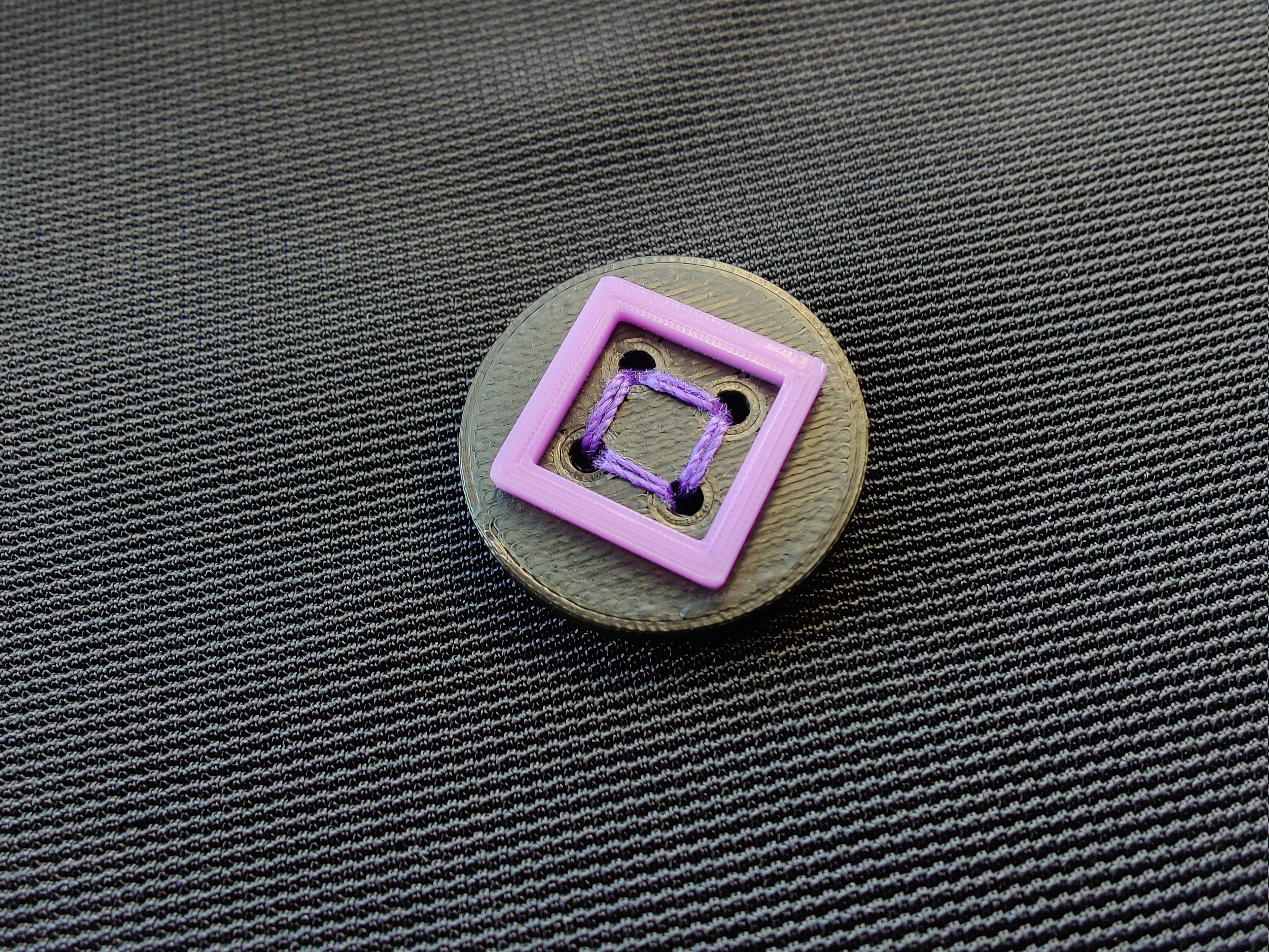 Miniatura 2 do modelo 3D Playstation Clothes Buttons